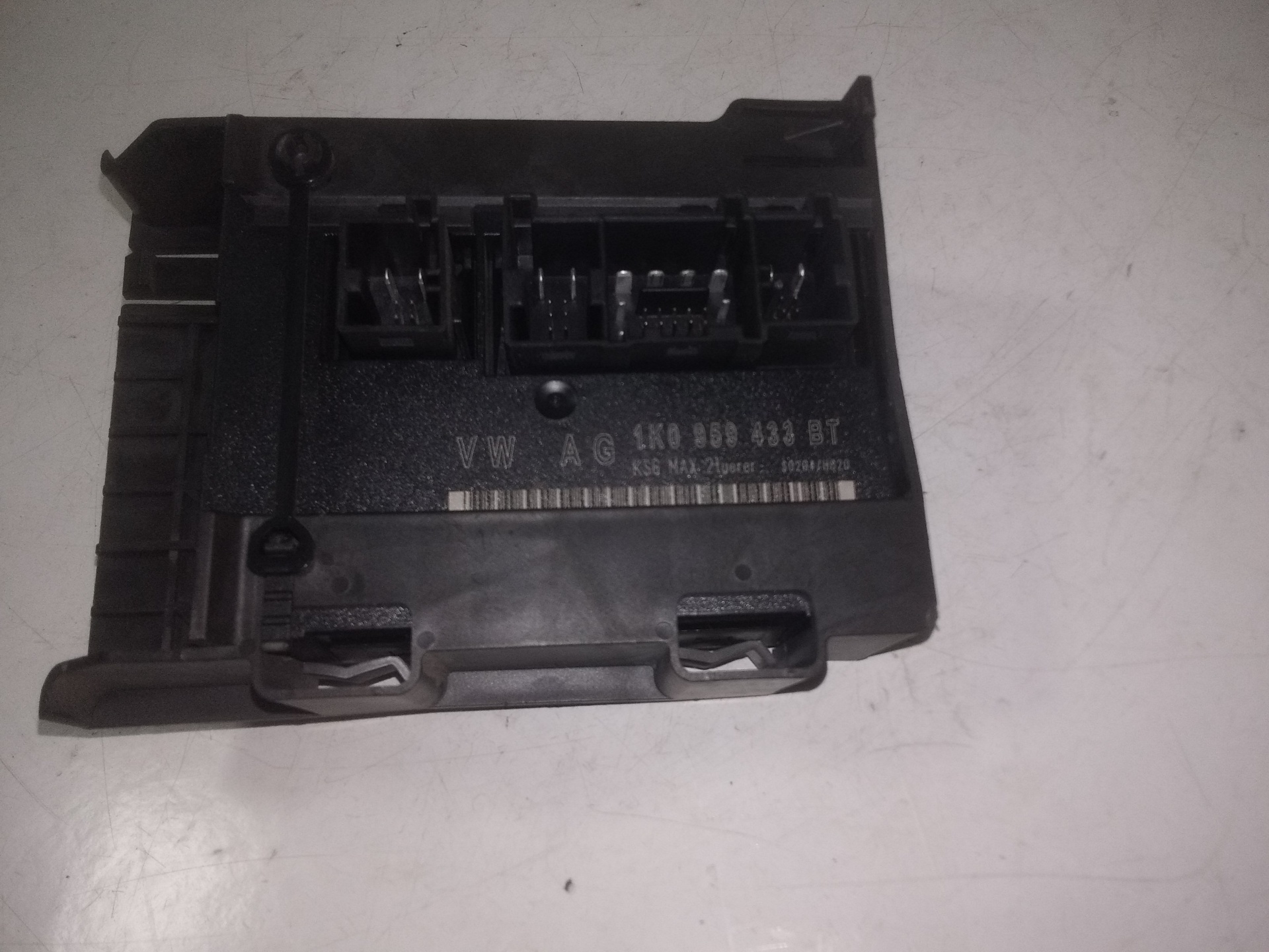 VOLKSWAGEN Tiguan 1 generation (2007-2017) Fuse Box 1K0959433, 1K0959433, 1K0959433 23644850