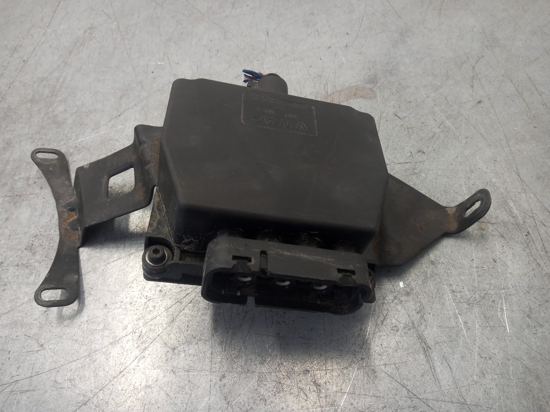 SEAT Cordoba 2 generation (1999-2009) Solenoid Valve 6Q0906625+ 20402178