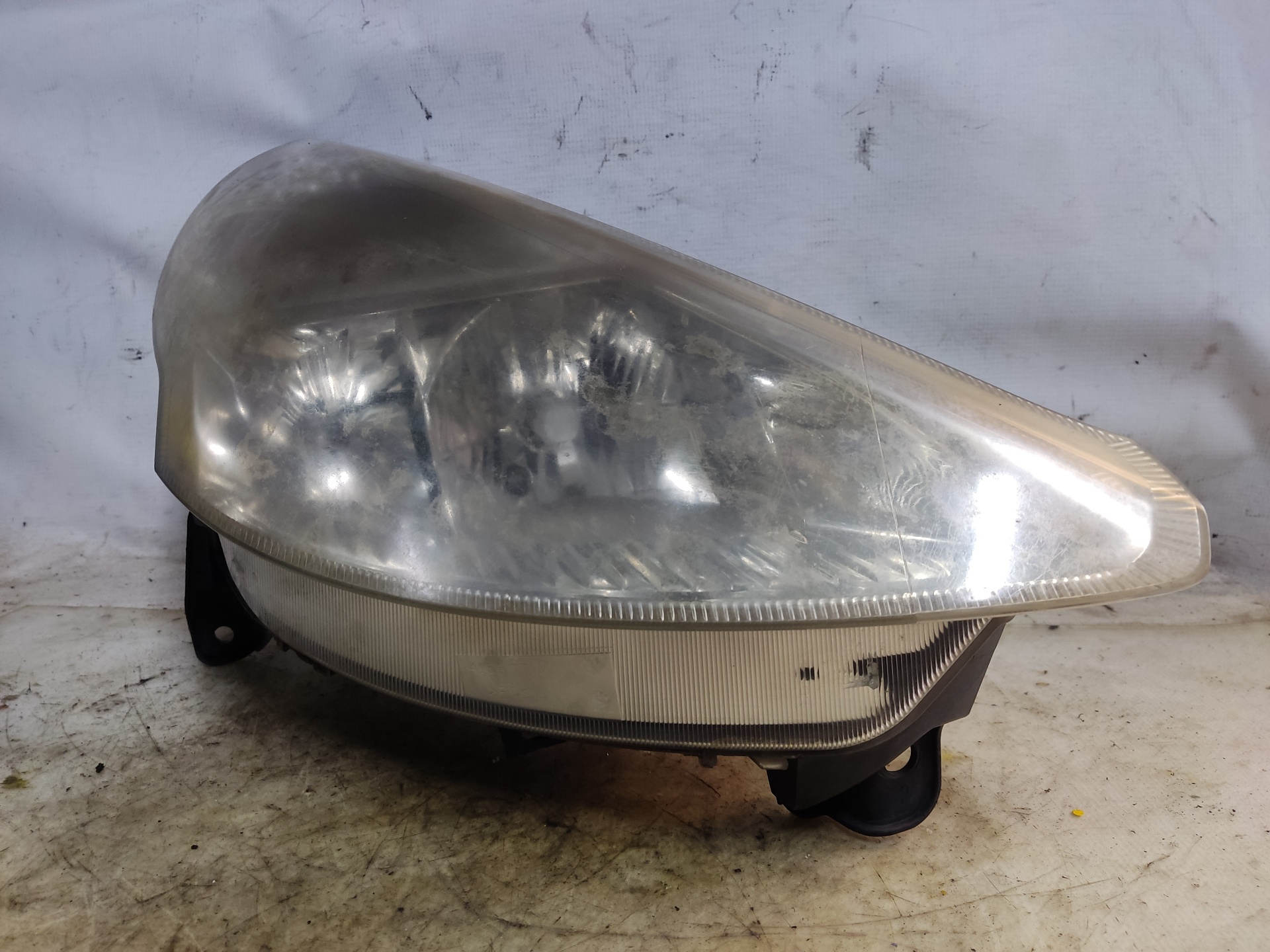 CITROËN C3 1 generation (2002-2010) Front Right Headlight 41580748D 24897047