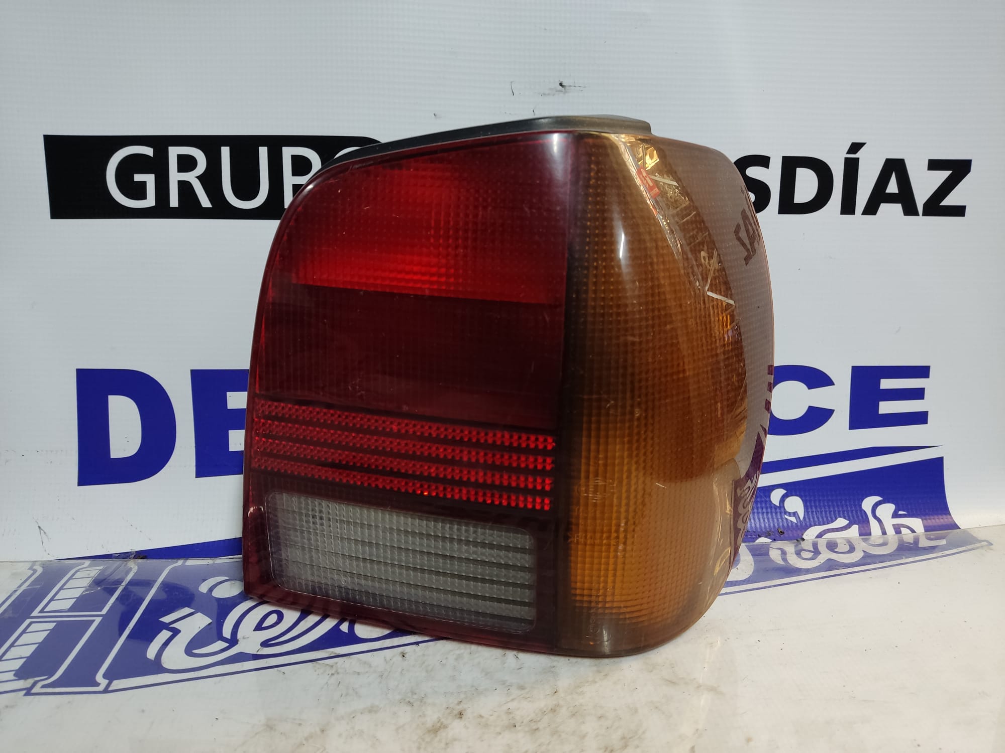 VOLKSWAGEN Polo 3 generation (1994-2002) Rear Right Taillight Lamp ESTANTERÍA15 24891964