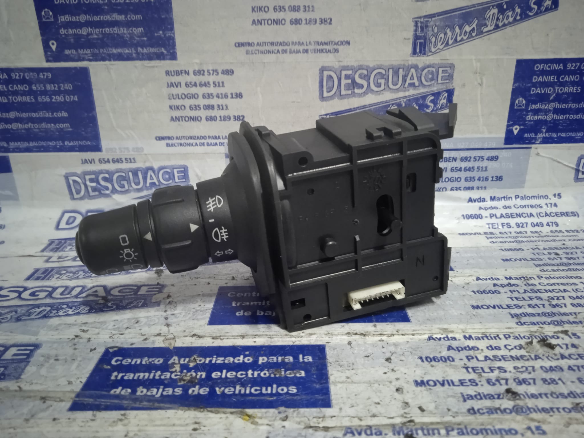 RENAULT Scenic 2 generation (2003-2010) Unitate de control comutator faruri ESTANTERÍA52 24890058