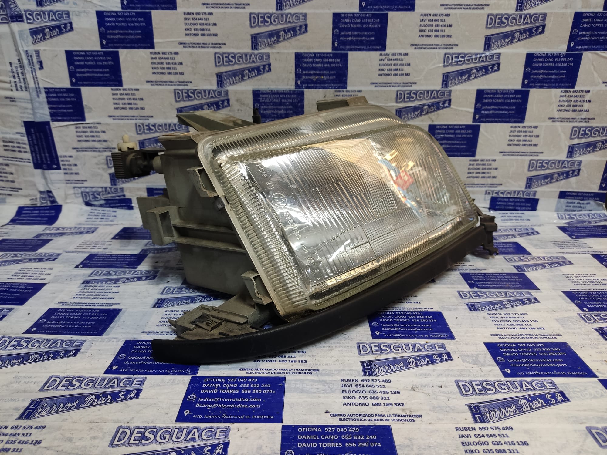 RENAULT Clio 1 generation (1990-1998) Front Right Headlight ESTANTERÍA22 24891333