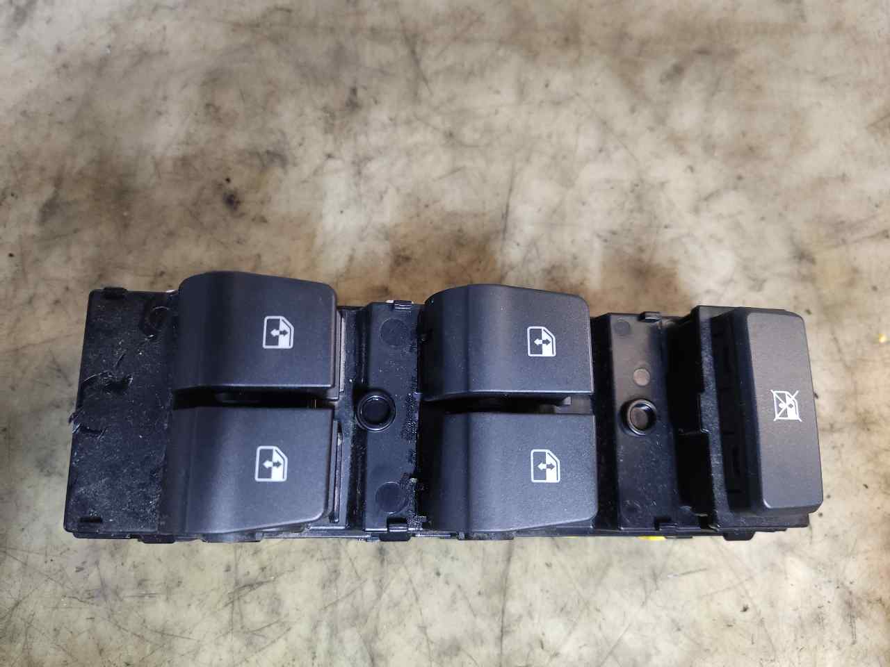 HYUNDAI i30 PD ( 3 generation) (2017-2024) Front Left Door Window Switch 93571G3030 24900657