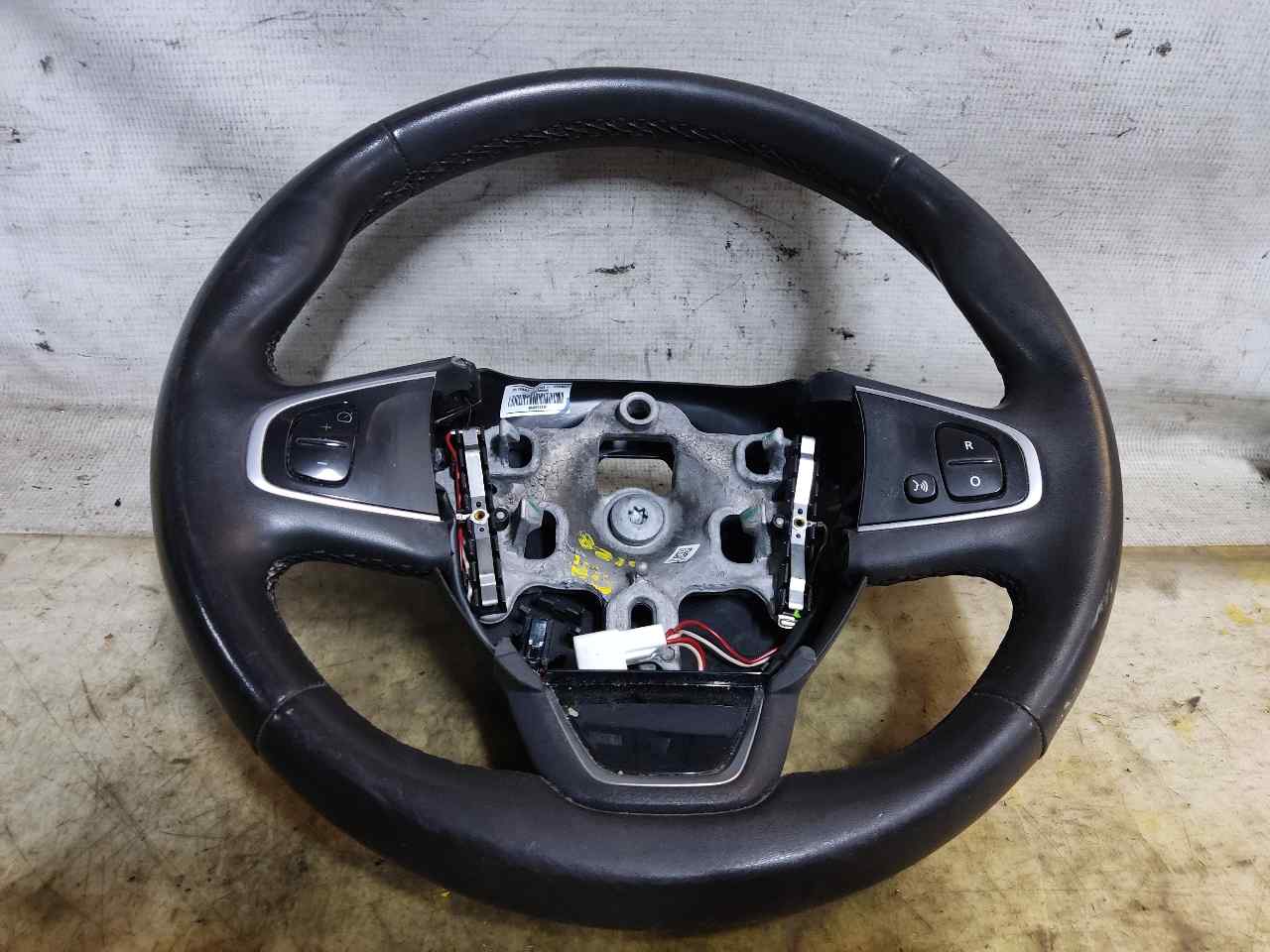RENAULT Clio 4 generation (2012-2020) Steering Wheel 631651100B 25583625