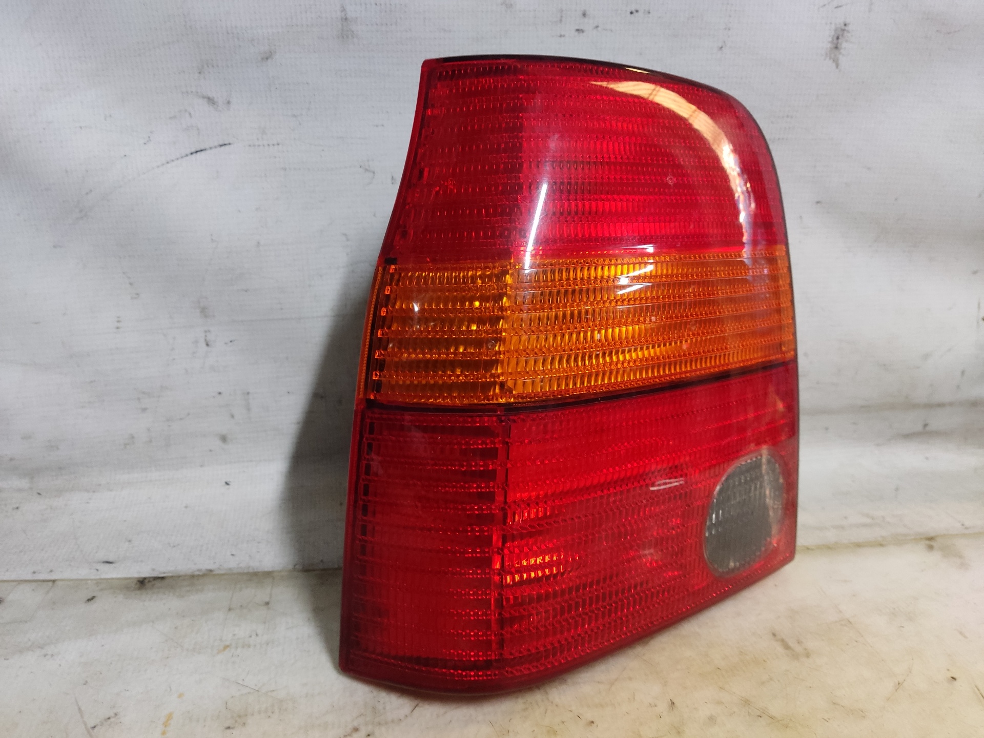 SEAT Arosa 6H (1997-2004) Rear Left Taillight 6H0945095H 24898017