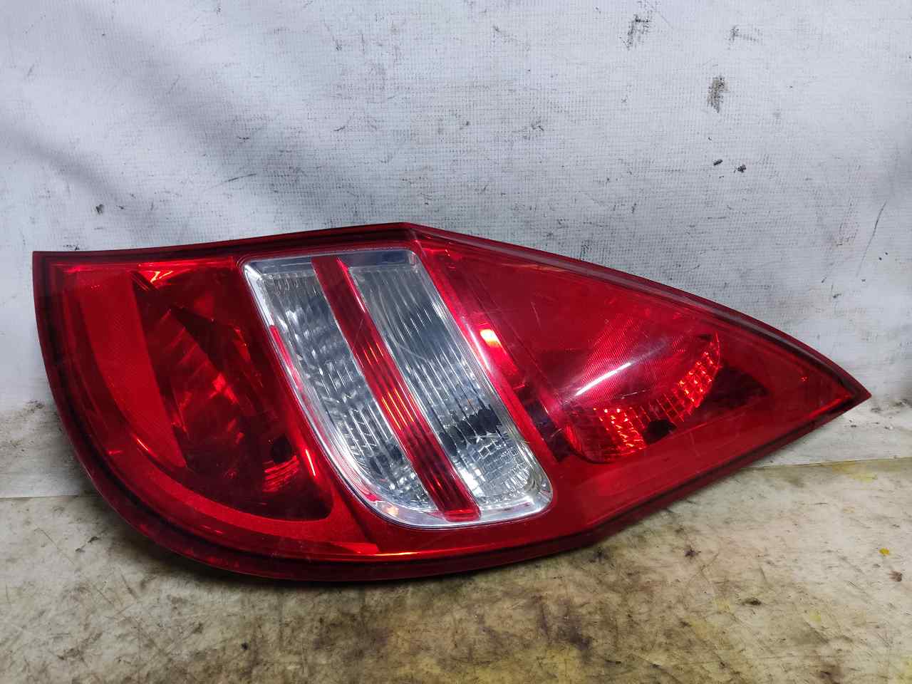 HYUNDAI i30 FD (1 generation) (2007-2012) Bakre höger bakljuslampa 924022R0 24901361