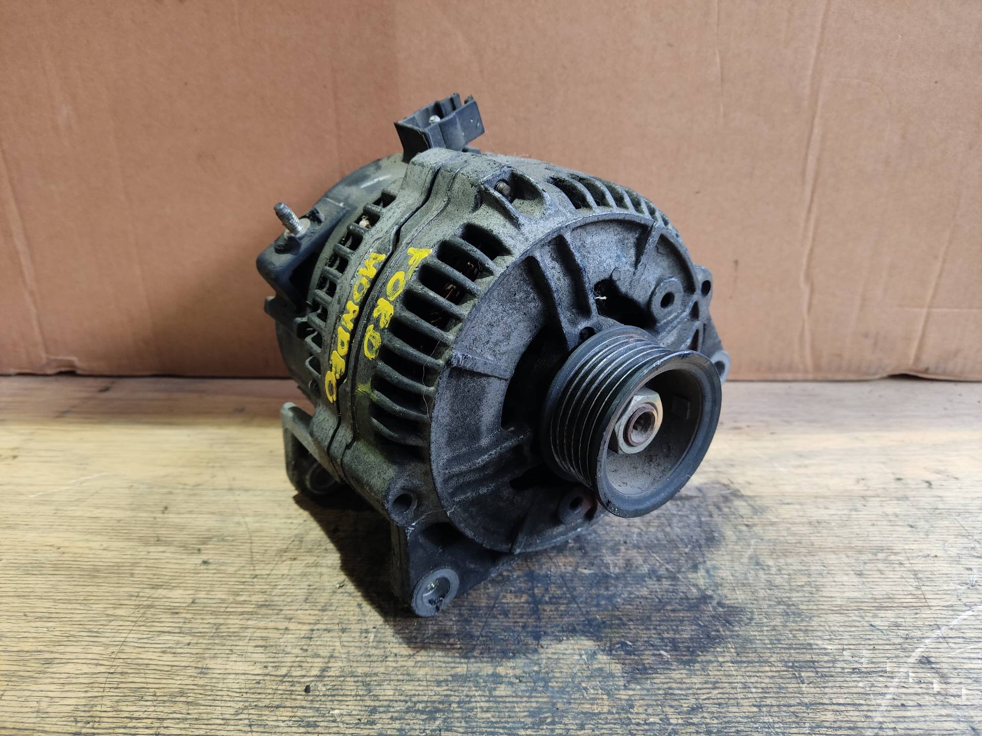 FORD Mondeo 2 generation (1996-2000) Alternator 0123212001 24894779