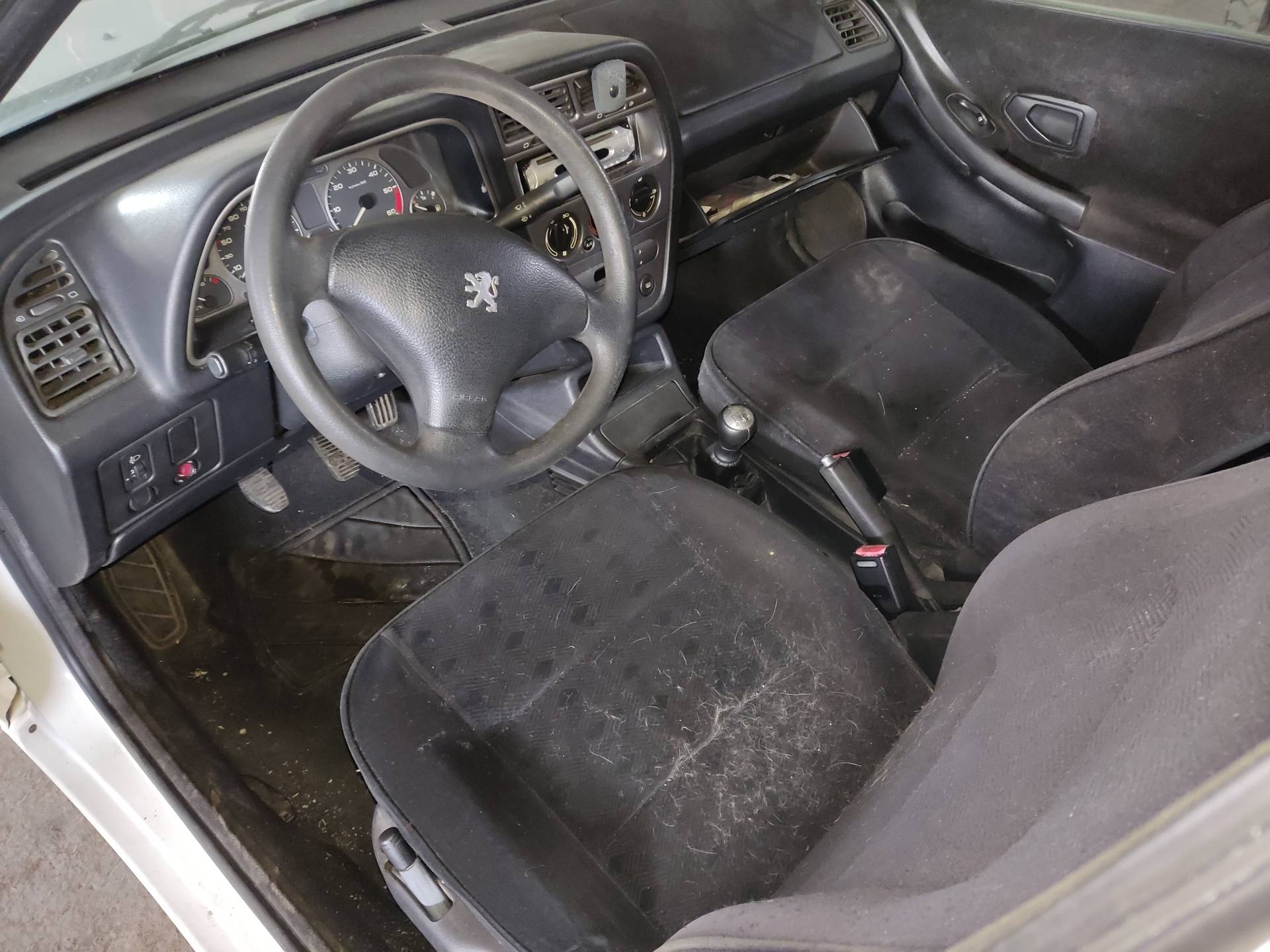 PEUGEOT 306 1 generation (1993-2002) Aizmugurējā labā durvju slēdzene ESTANTERÍA48 24894286