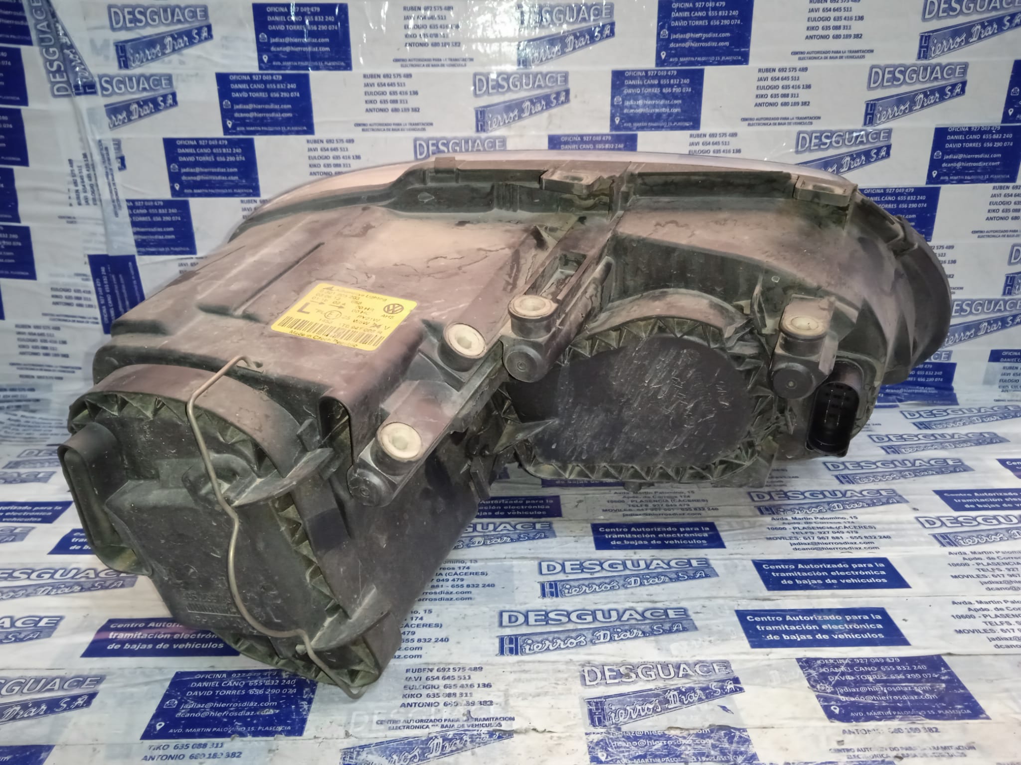 VOLKSWAGEN Touran 1 generation (2003-2015) Phare avant gauche ESTANTERÍA13 24888528