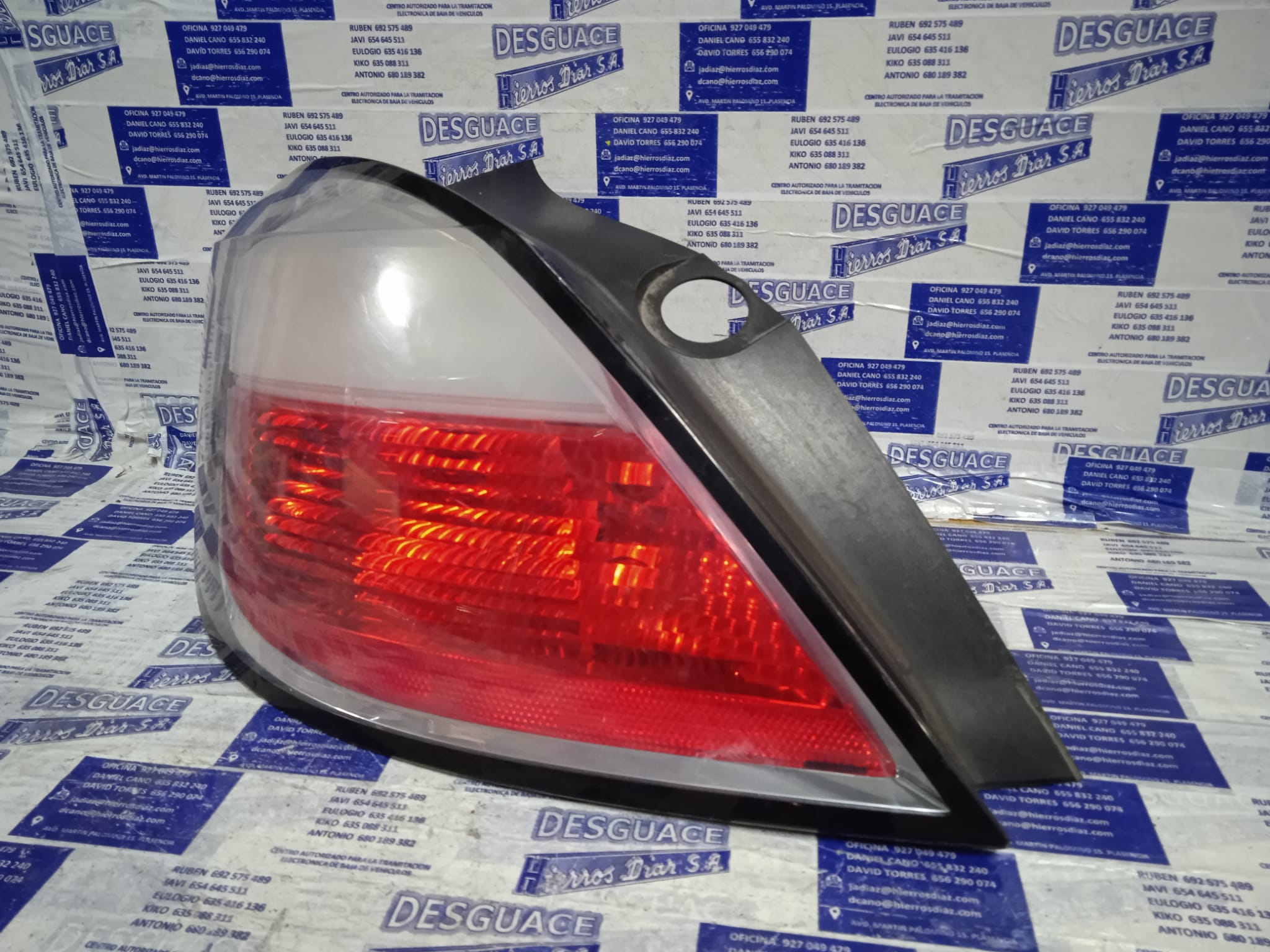 OPEL Astra J (2009-2020) Rear Left Taillight ESTANTERÍA2 24888908