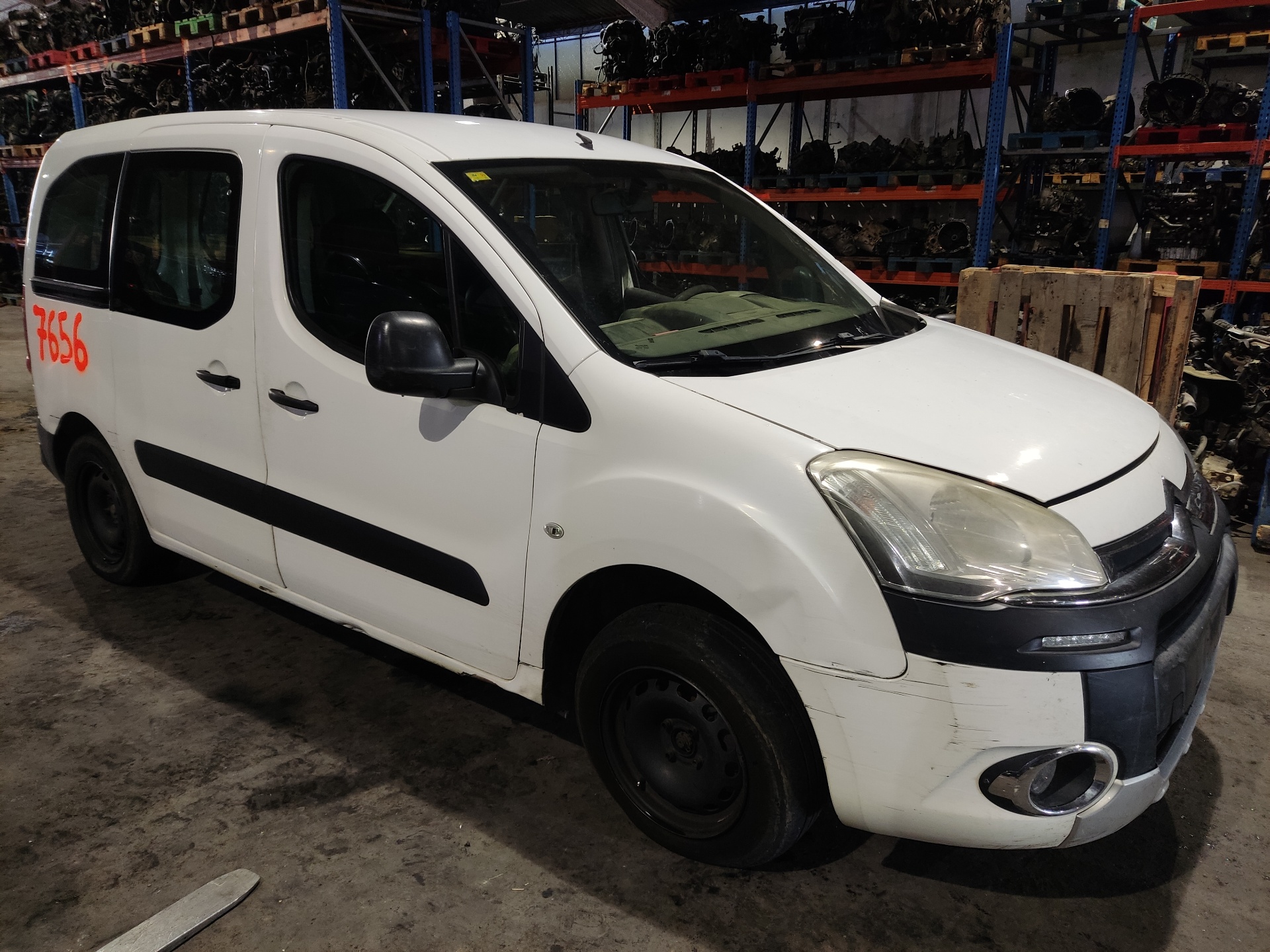 CITROËN Berlingo 2 generation (2008-2023) Ľavé predné svetlomety 085521129L, ESTANTERÃ�A137B 25772633