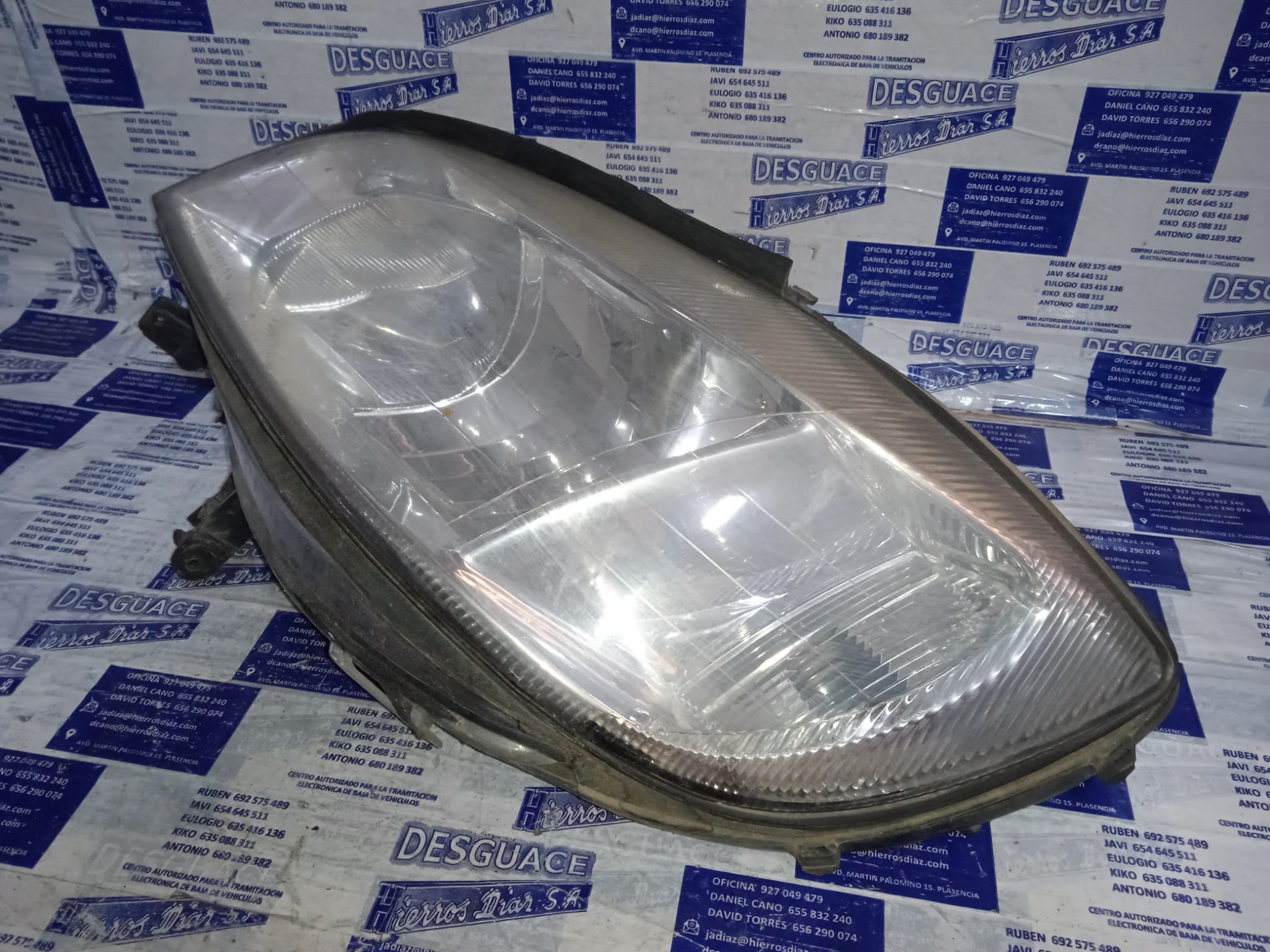 OPEL Zafira A (1999-2003) Front Left Headlight ESTANTERÍA2 24887729