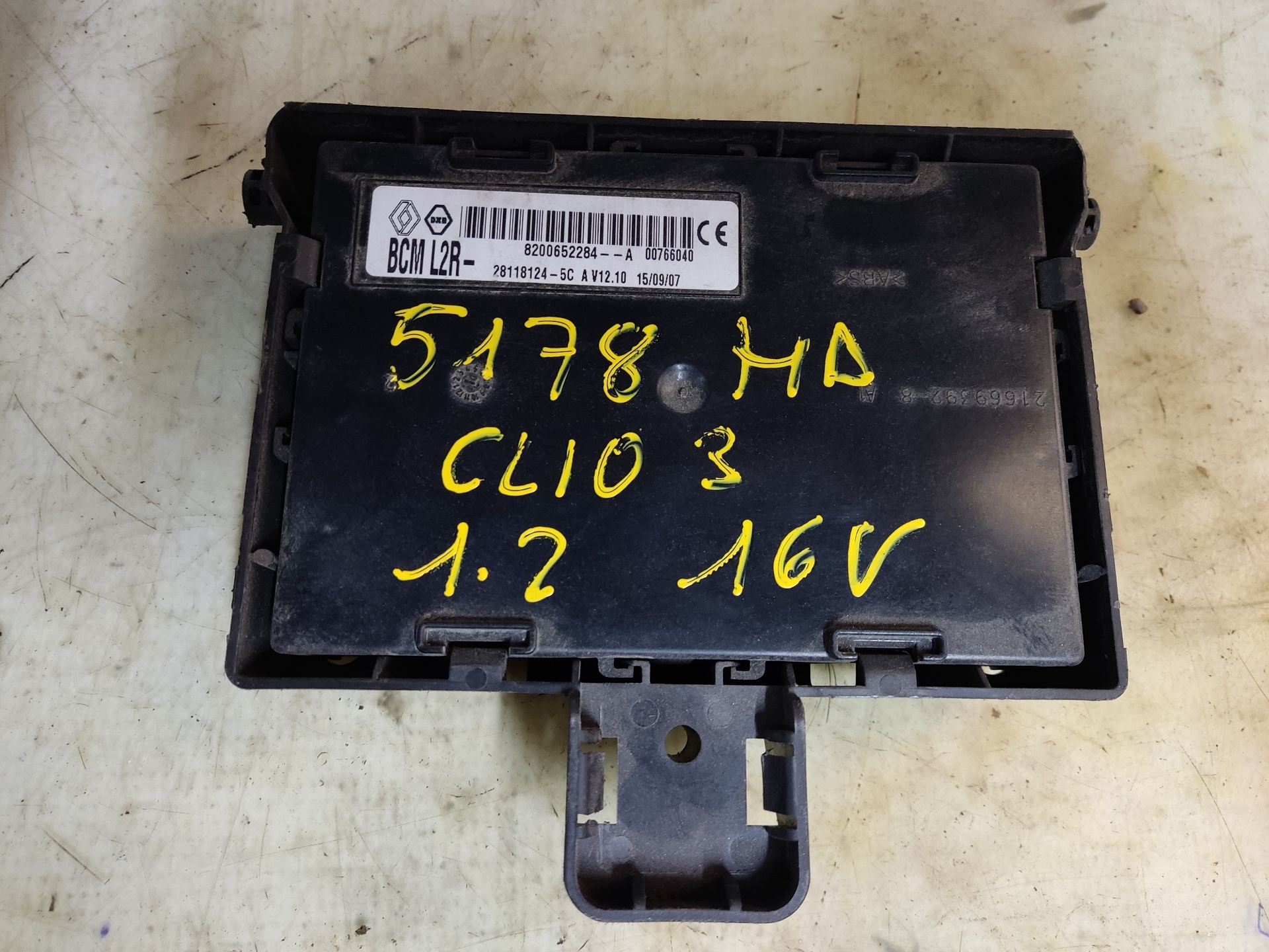 RENAULT Clio 3 generation (2005-2012) Komforta vadības bloks 8200652284 24898226