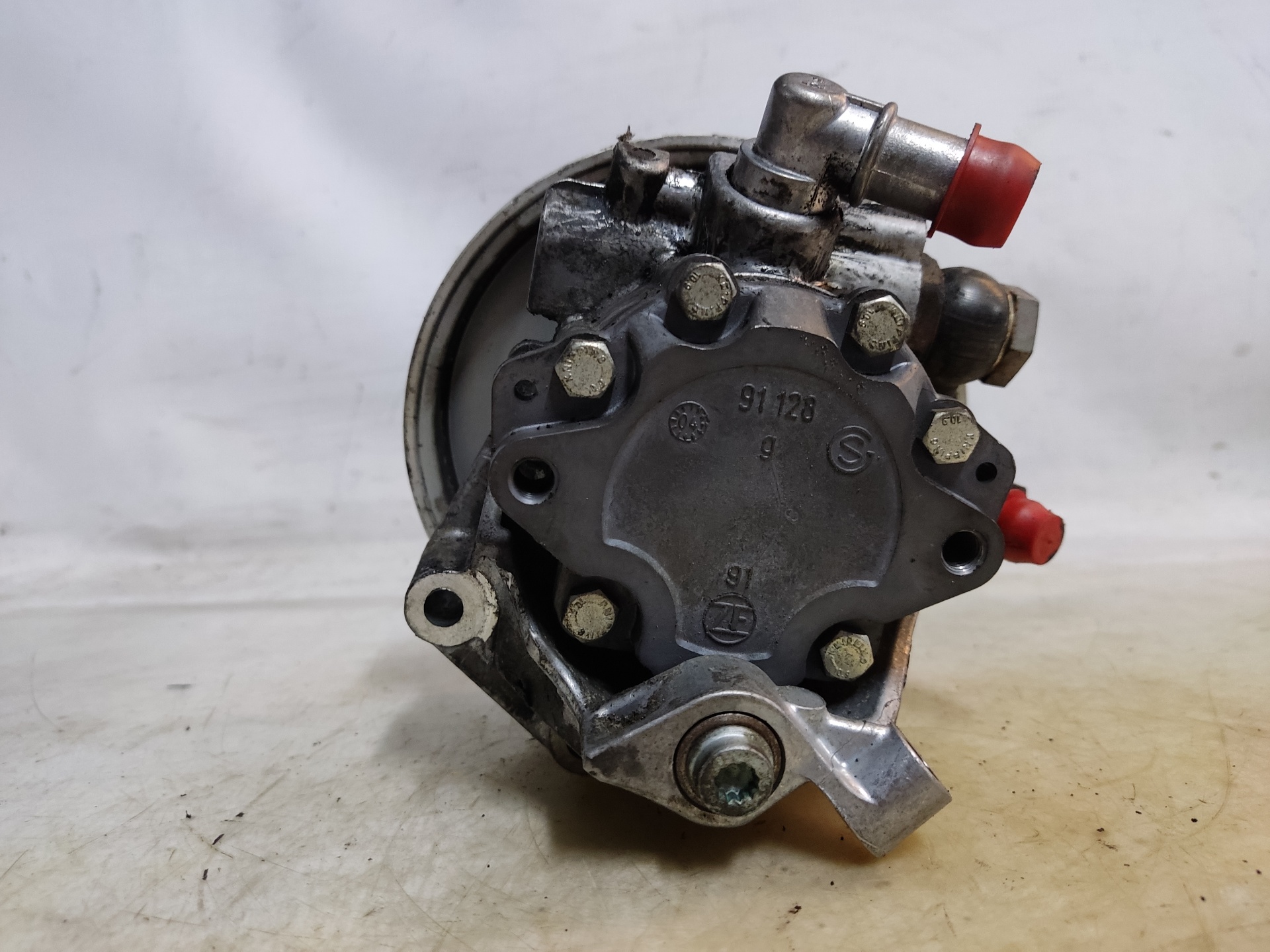 AUDI A6 C6/4F (2004-2011) Power Steering Pump ESTANTERÍA75 24887657