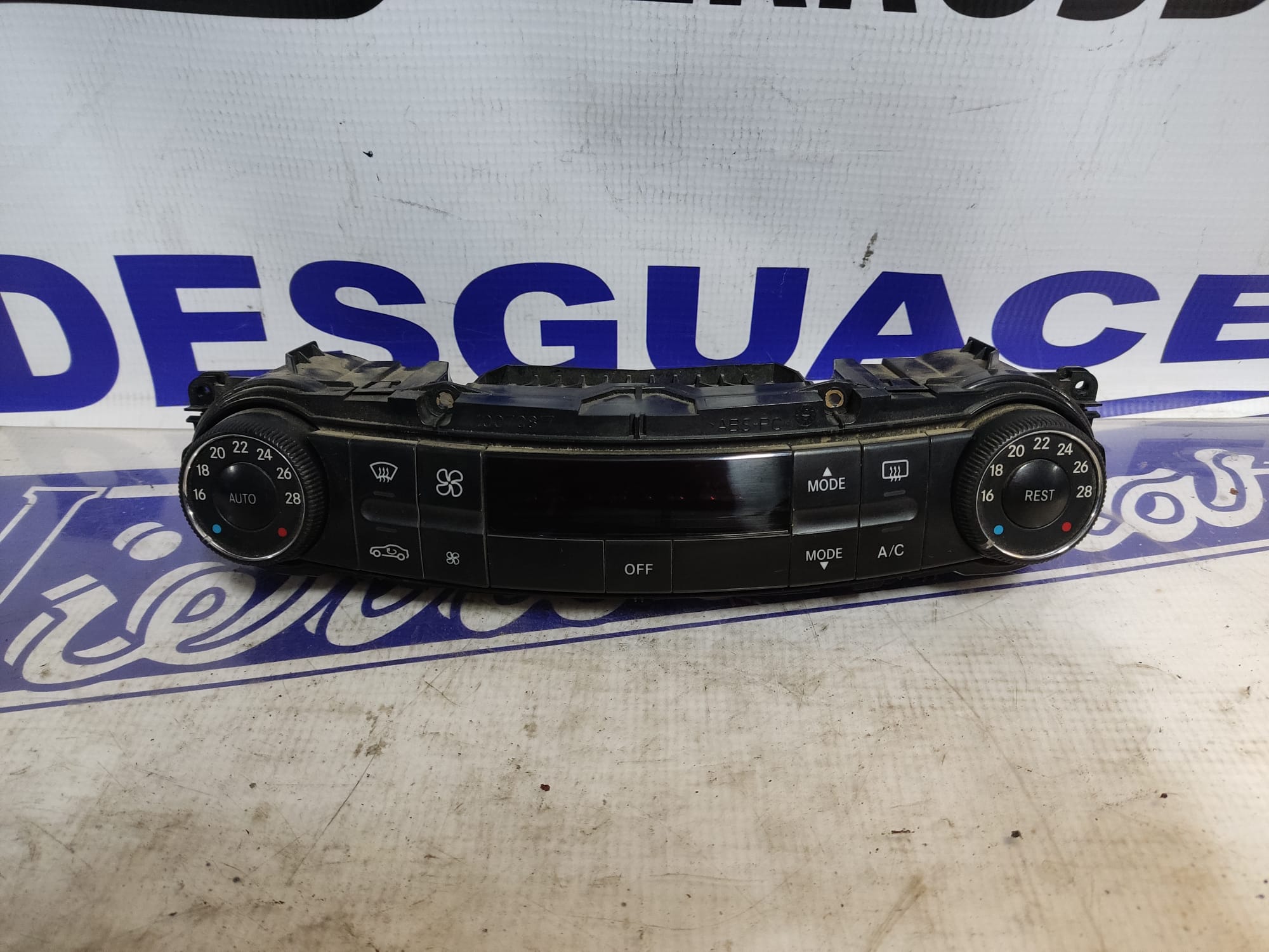 MERCEDES-BENZ E-Class W211/S211 (2002-2009) Climate  Control Unit ESTANTERÍA89 24893578