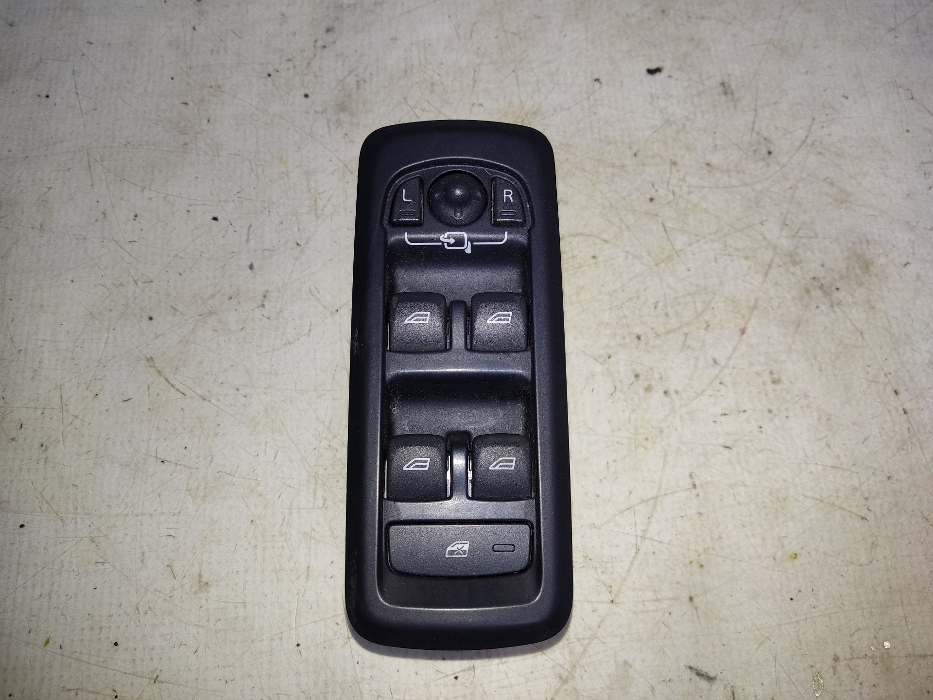 LAND ROVER Range Rover Sport 1 generation (2005-2013) Front Left Door Window Switch AH2214540AC 24896157