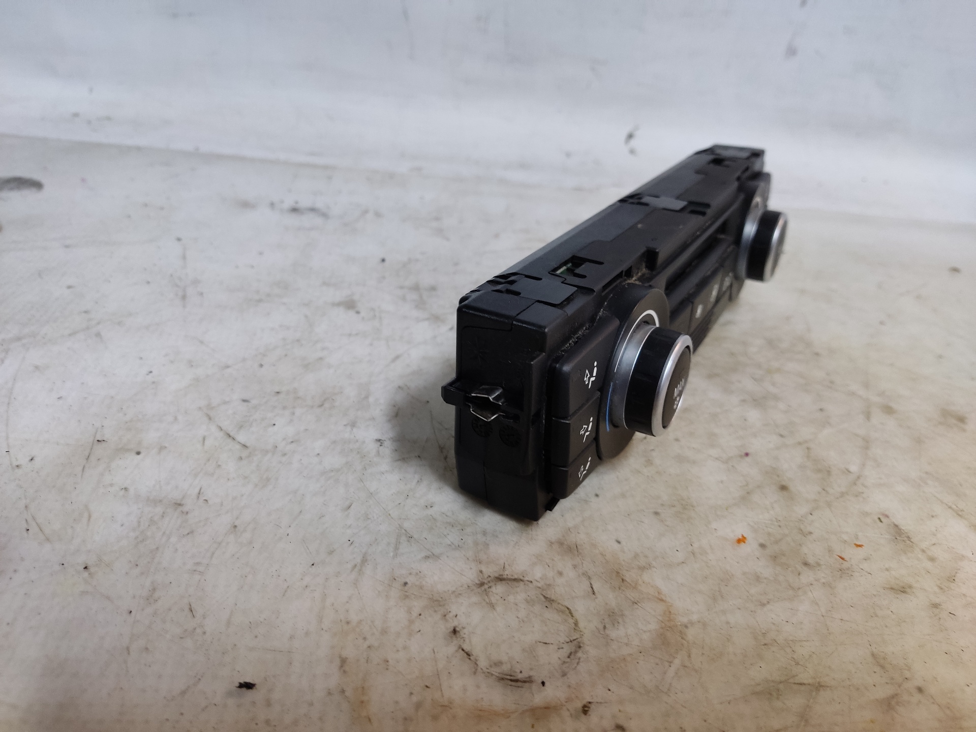 BMW 1 Series E81/E82/E87/E88 (2004-2013) Climate  Control Unit ESTANTERÍA85 24894948