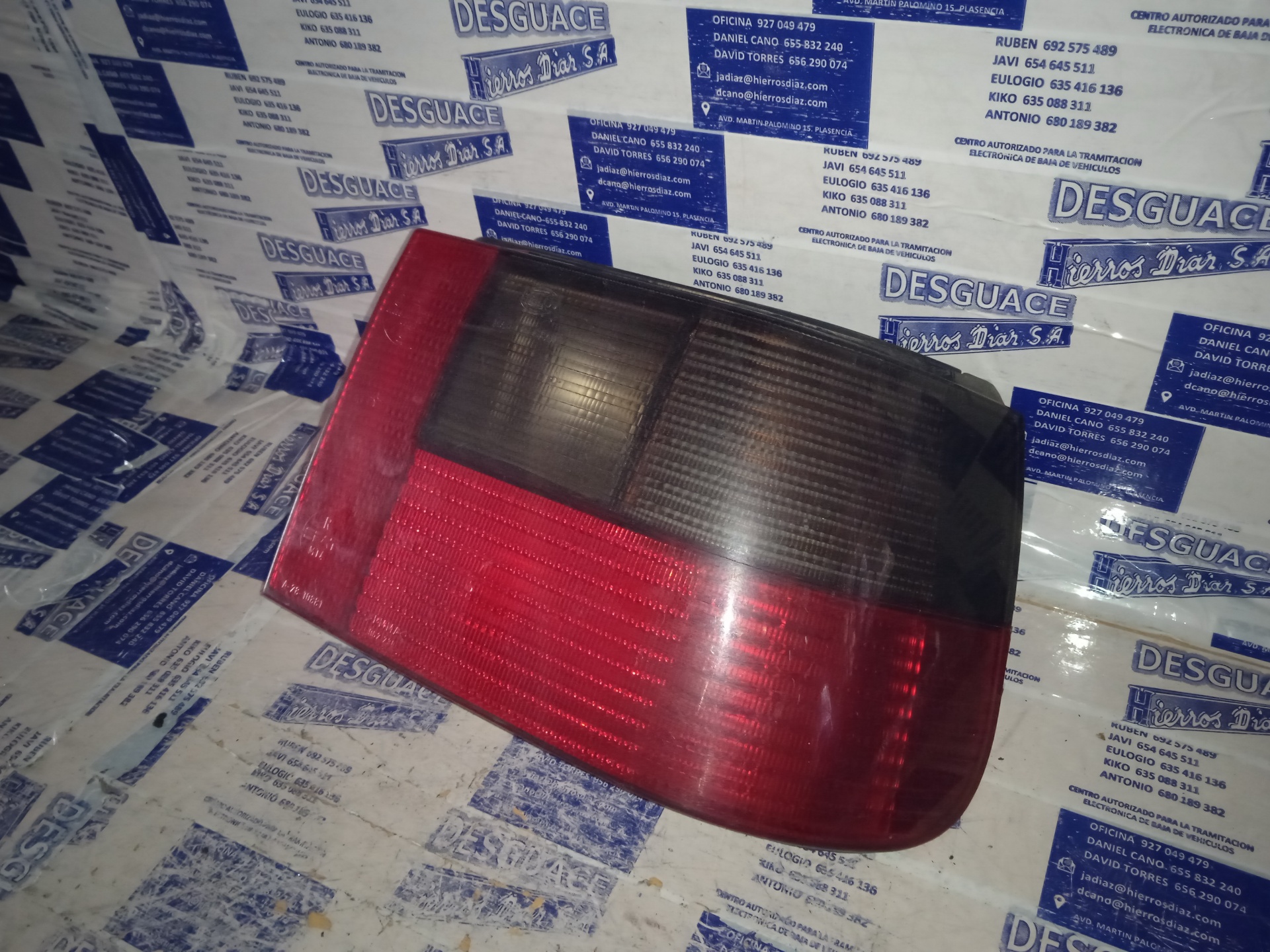 SEAT Ibiza 2 generation (1993-2002) Rear Right Taillight Lamp ESTANTERÍA12 24888456