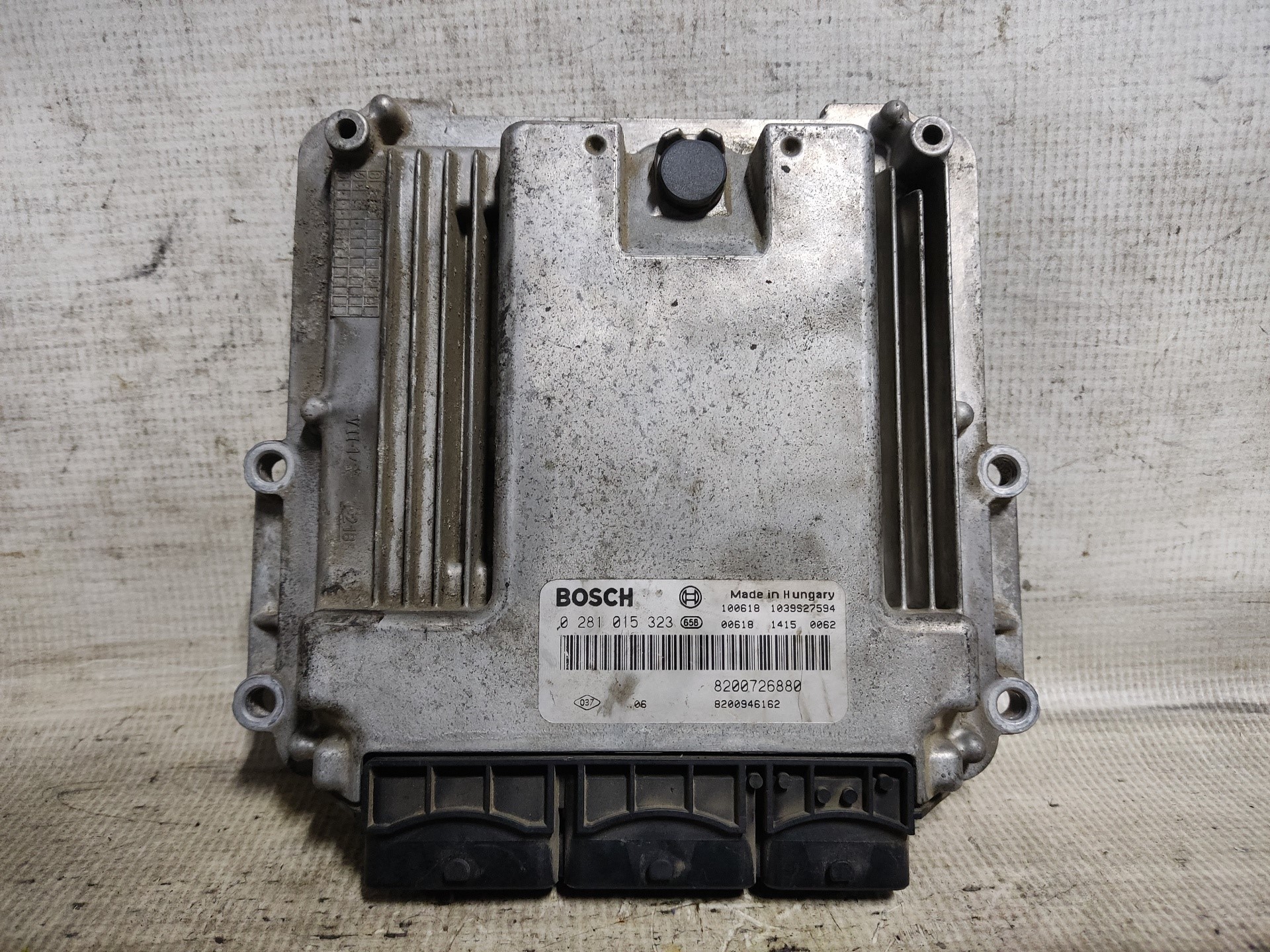 RENAULT Laguna 3 generation (2007-2015) Engine Control Unit ECU 0281015323 24901774