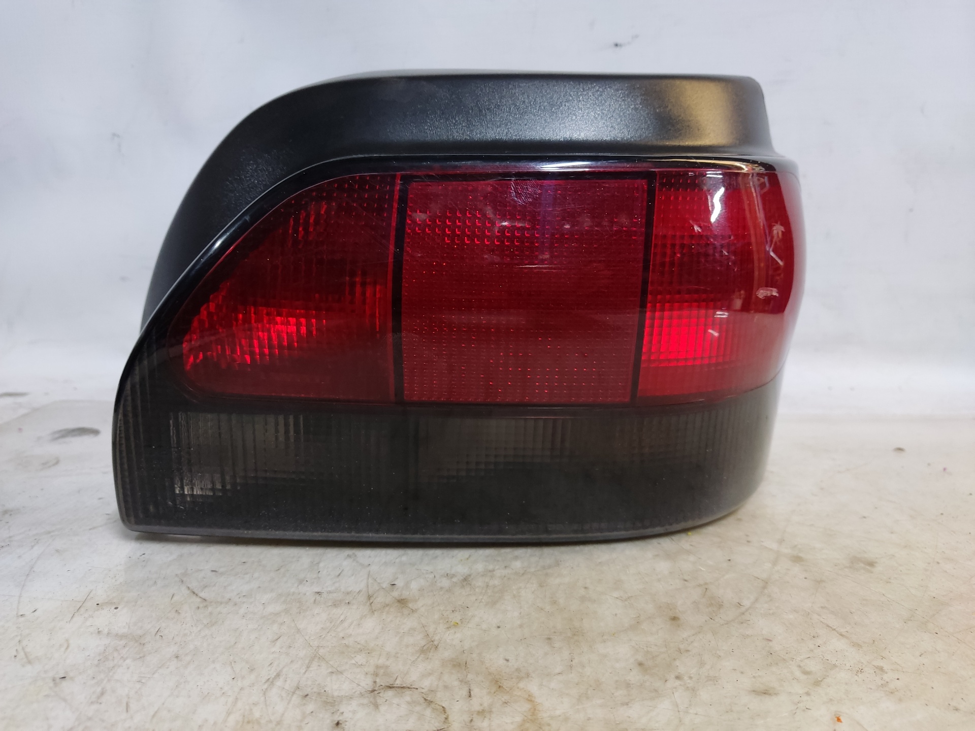 RENAULT Clio 1 generation (1990-1998) Rear Right Taillight Lamp ESTANTERÍA23 24894218