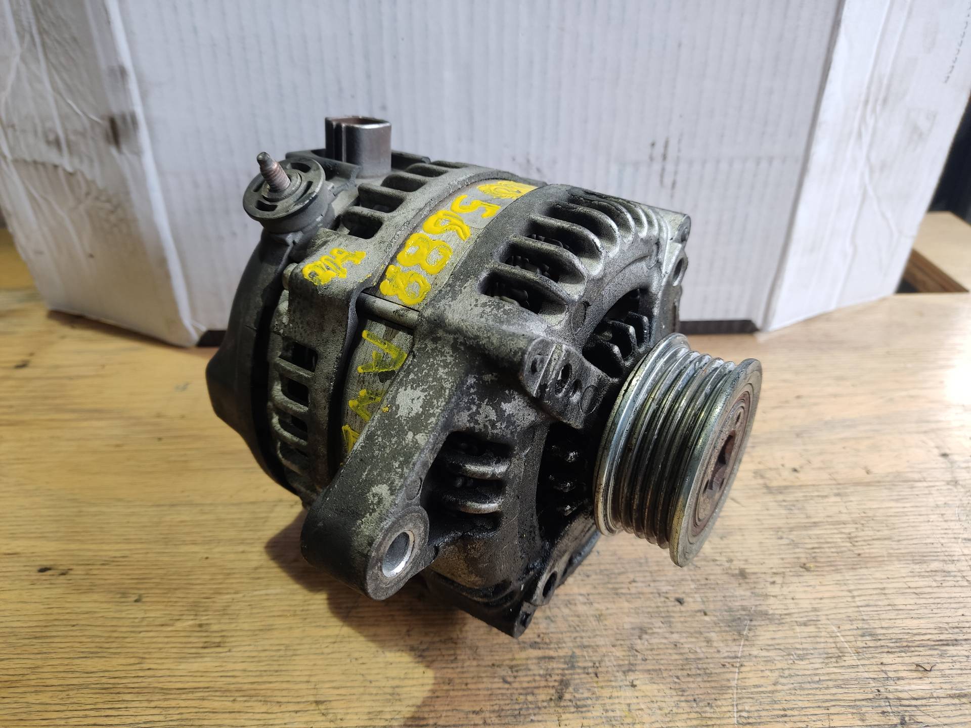 TOYOTA Avensis 2 generation (2002-2009) Alternator PALET58,FILA2 24892130