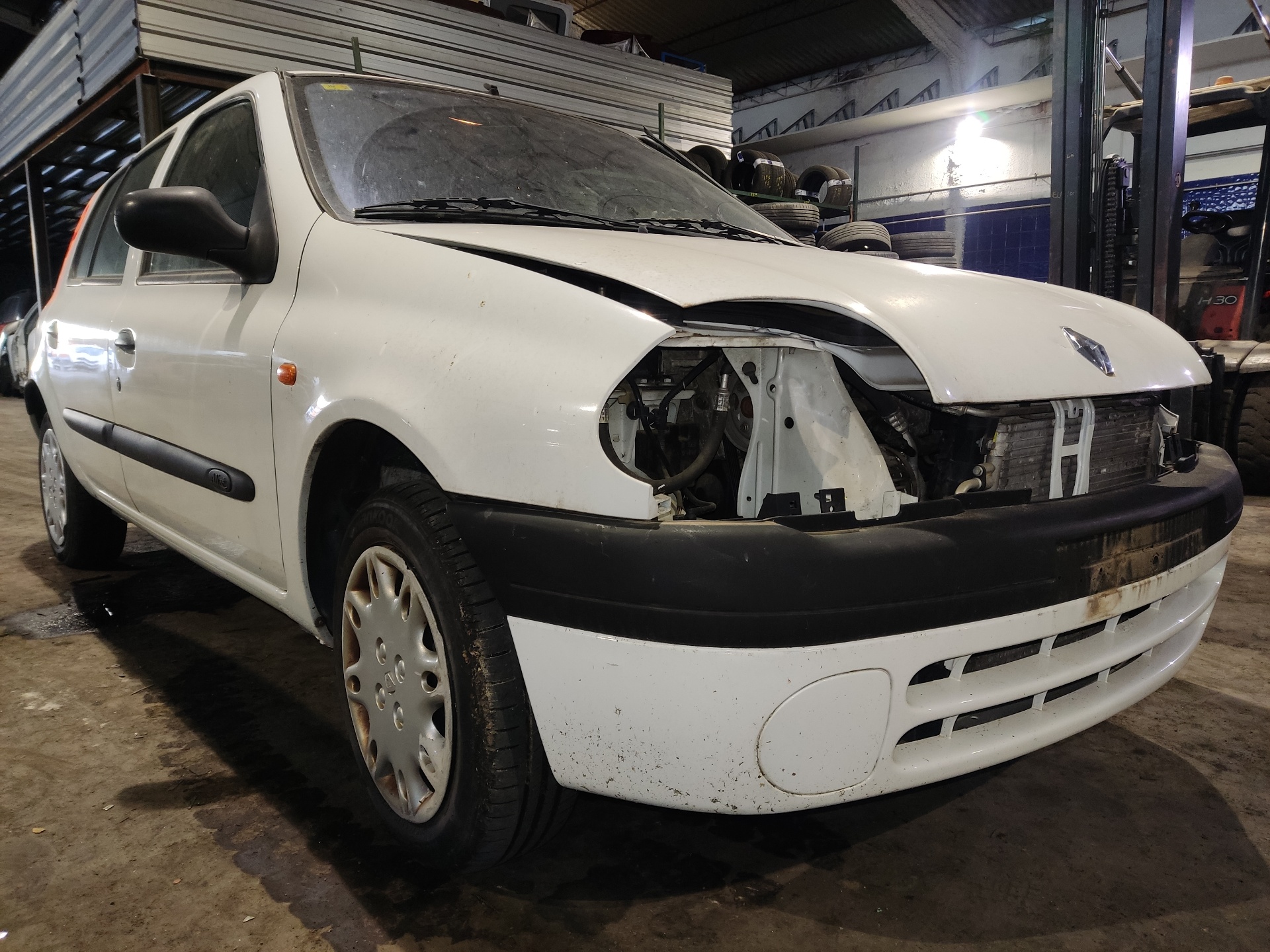 VAUXHALL Clio 3 generation (2005-2012) Fram höger strålkastare MRN103H031 24896782