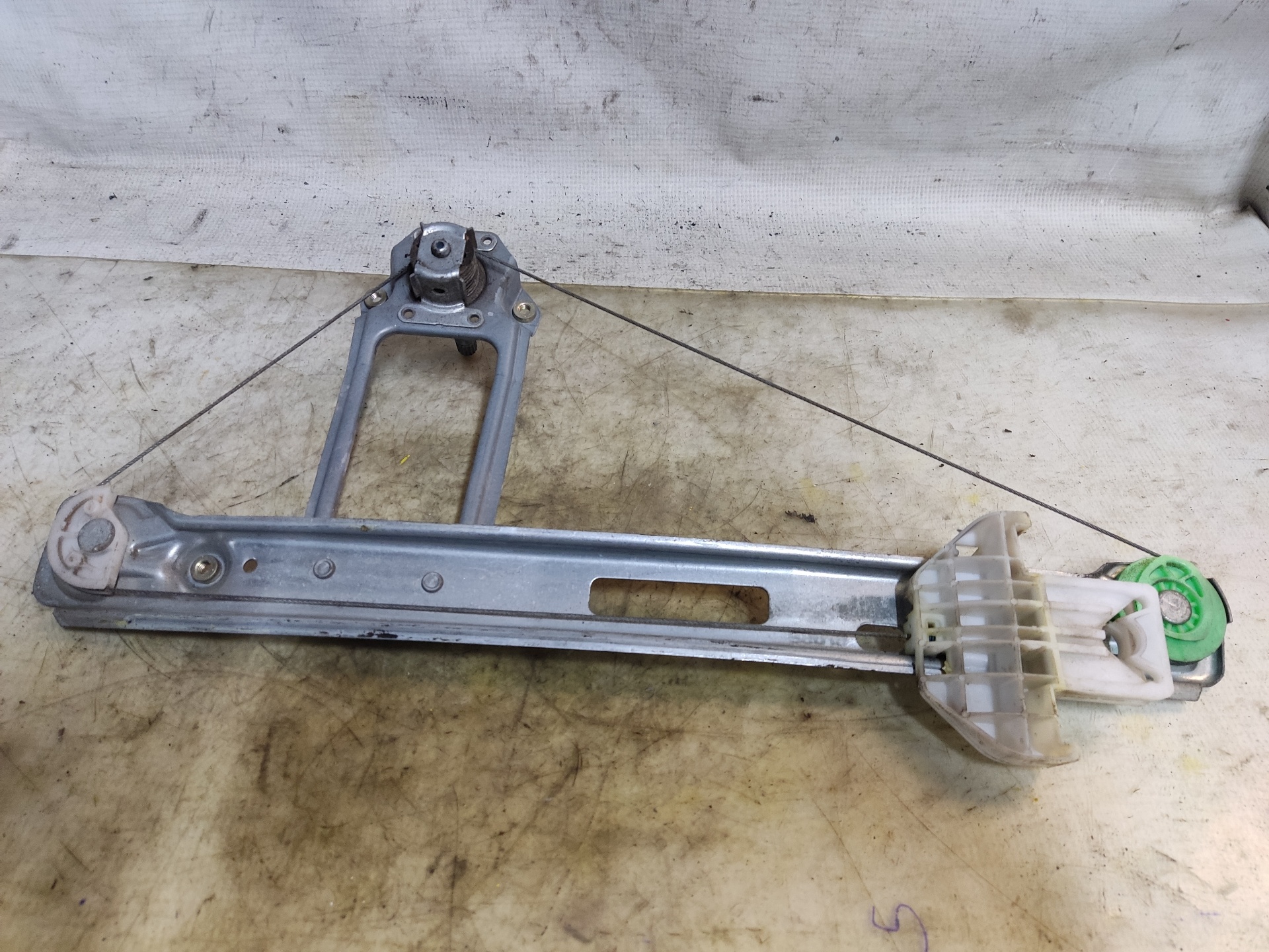 FORD Focus 1 generation (1998-2010) Rear left door window lifter A27001AN 24898756