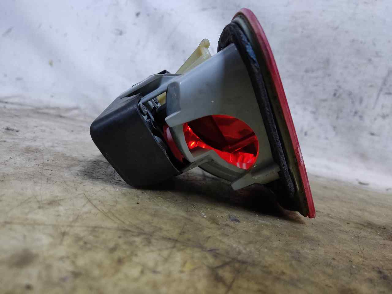 BMW 3 Series E46 (1997-2006) Rear Right Taillight Lamp 8374810 24900834