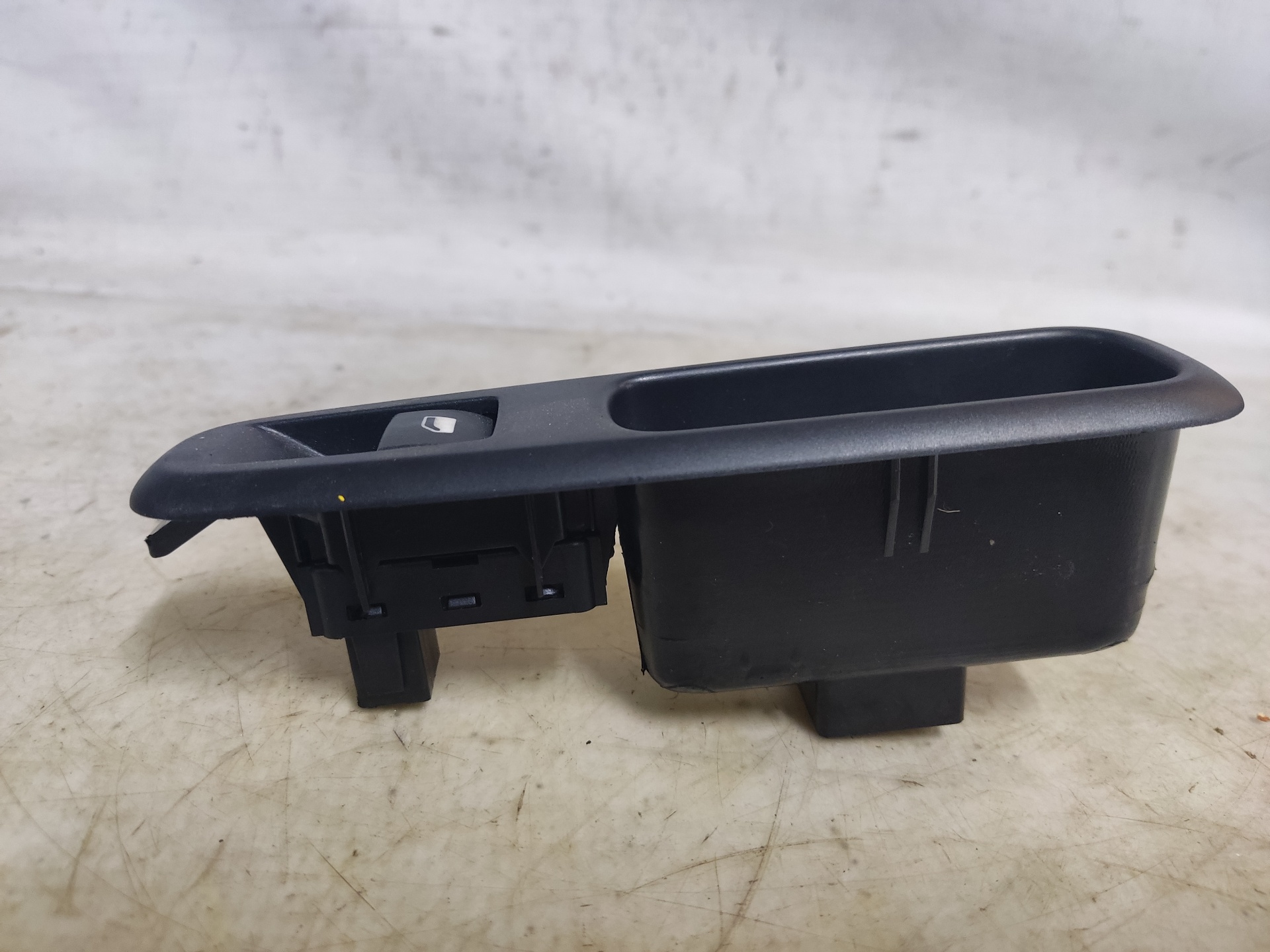 PEUGEOT 3008 2 generation (2017-2023) Rear Right Door Window Control Switch ESTANTERÍA48 24895737