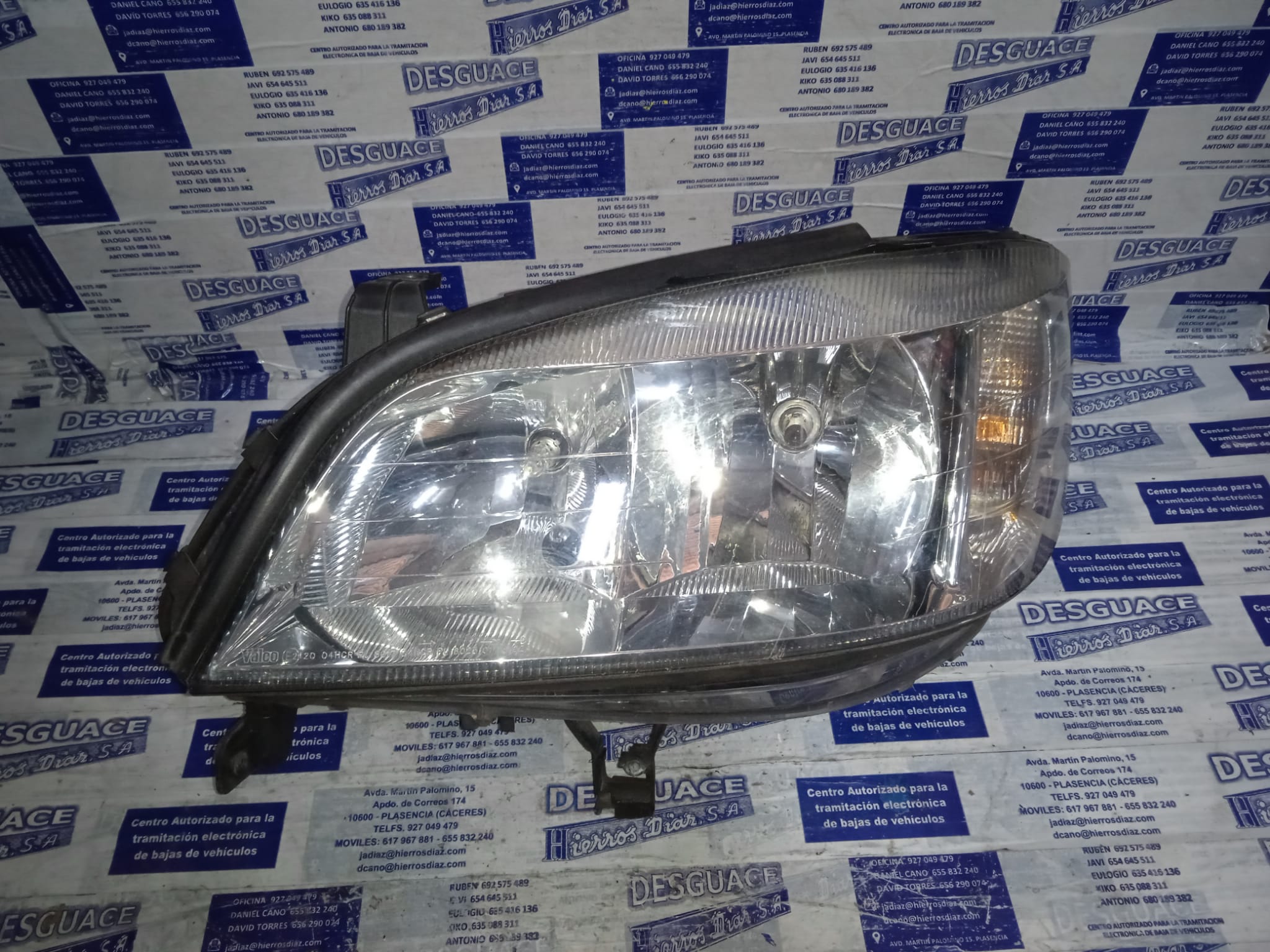 OPEL Zafira A (1999-2003) Front Left Headlight ESTANTERÍA2 24890534