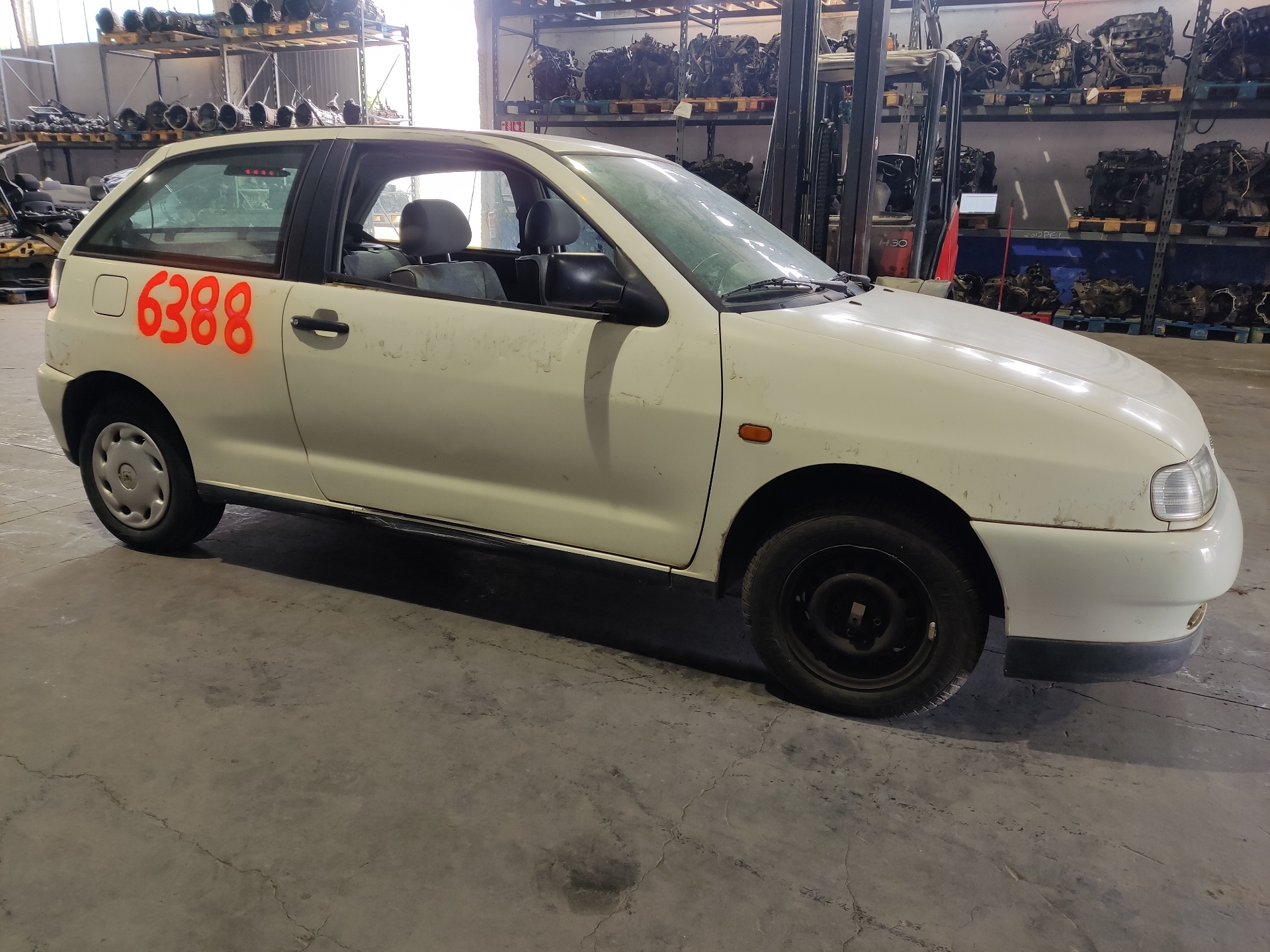 SEAT Ibiza 2 generation (1993-2002) Indikeringstorkarspaksbrytare ESTANTERÍA82 24895250