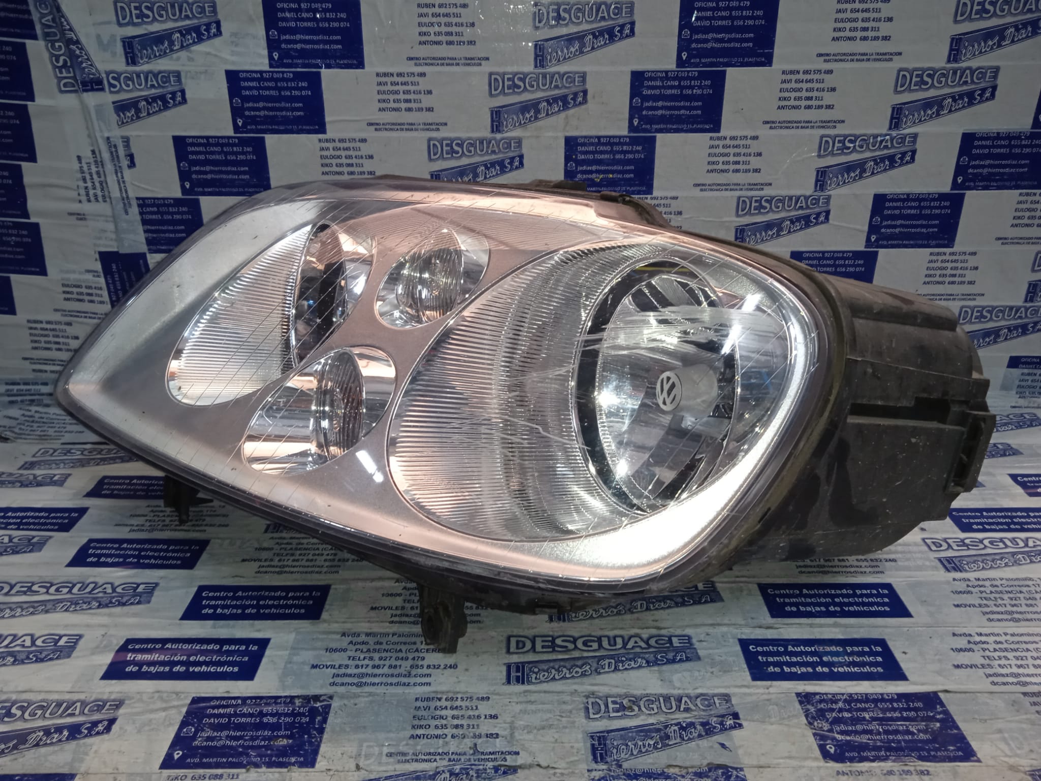 VOLKSWAGEN Touran 1 generation (2003-2015) Phare avant gauche ESTANTERÍA13 24888528