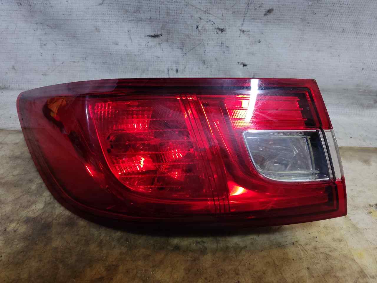 RENAULT Clio 4 generation (2012-2020) Rear Left Taillight 265553752R 25807939