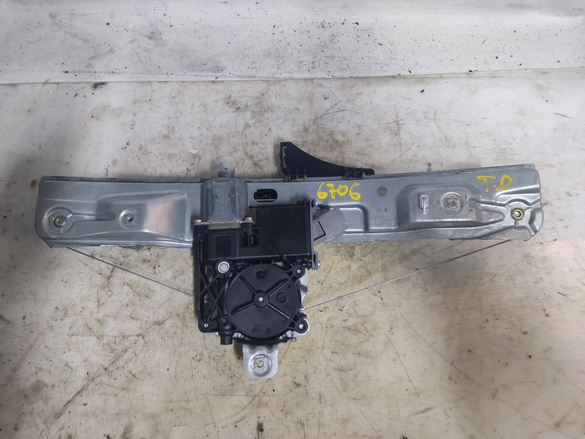 OPEL Rear Right Door Window Regulator 915722103 24895675