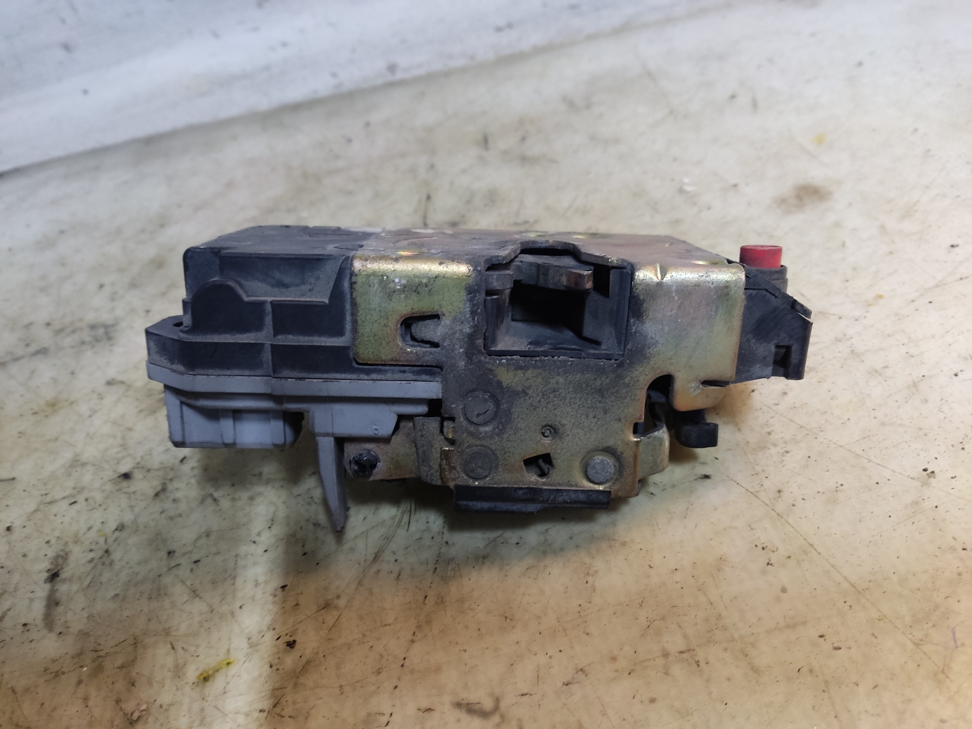 PEUGEOT Rear Right Door Lock 3804 24895705