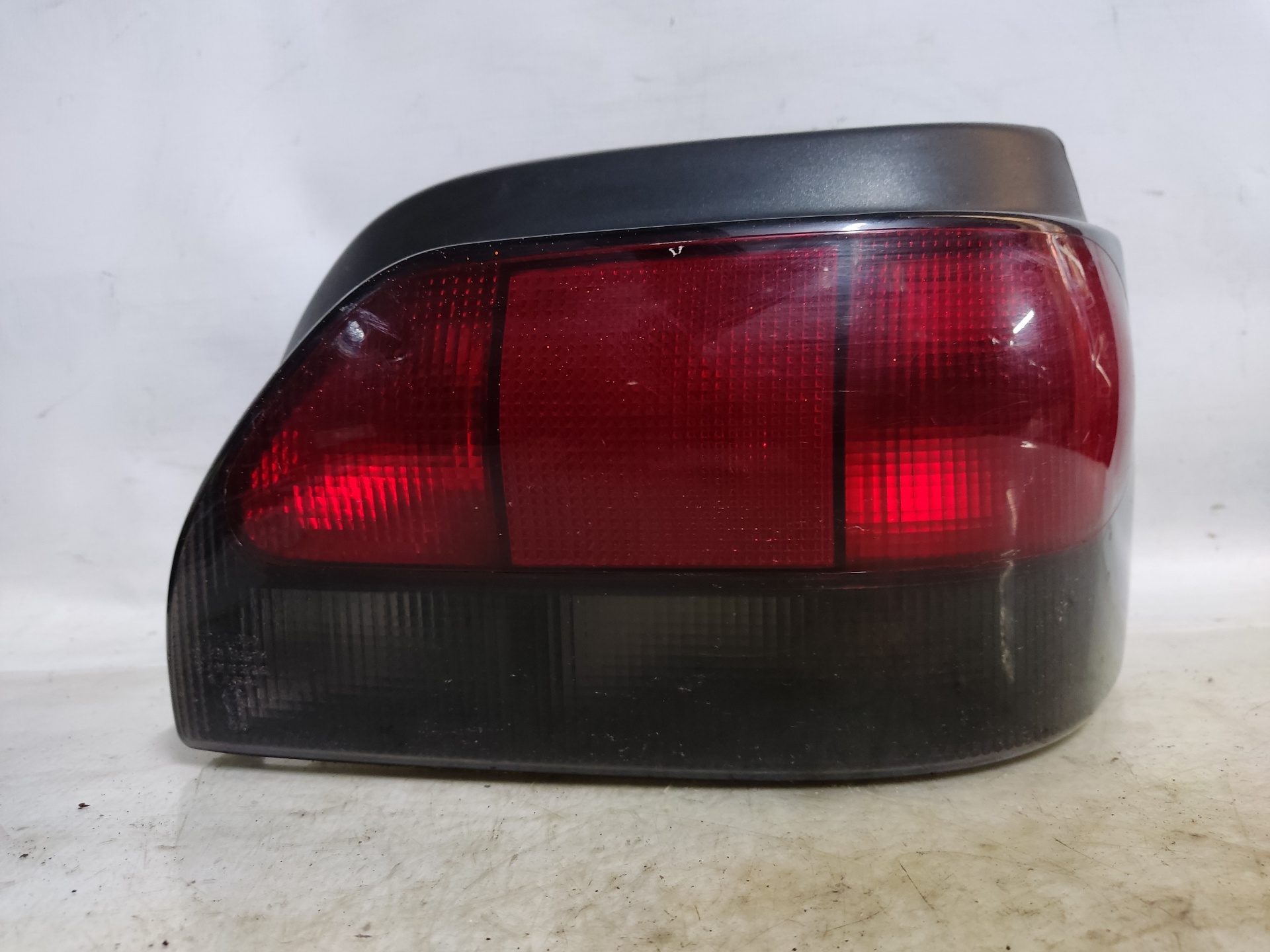 RENAULT Clio 1 generation (1990-1998) Rear Right Taillight Lamp ESTANTERÍA21 24895578