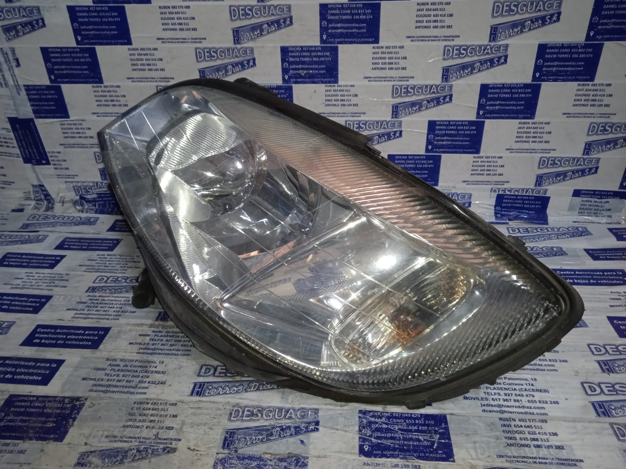 OPEL Zafira A (1999-2003) Front Left Headlight ESTANTERÍA2 24890534