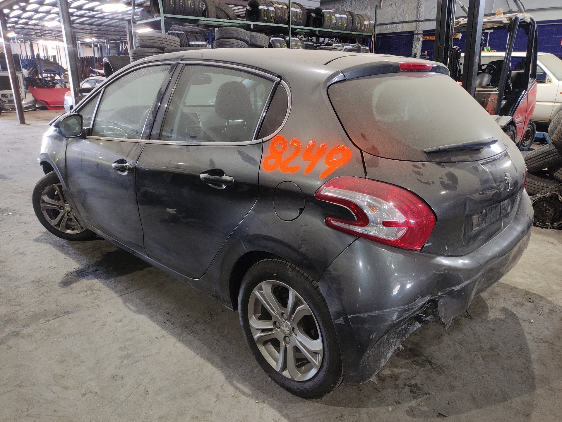 PEUGEOT 208 Peugeot 208 (2012-2015) Muut sisäosat 980530178002 25762174