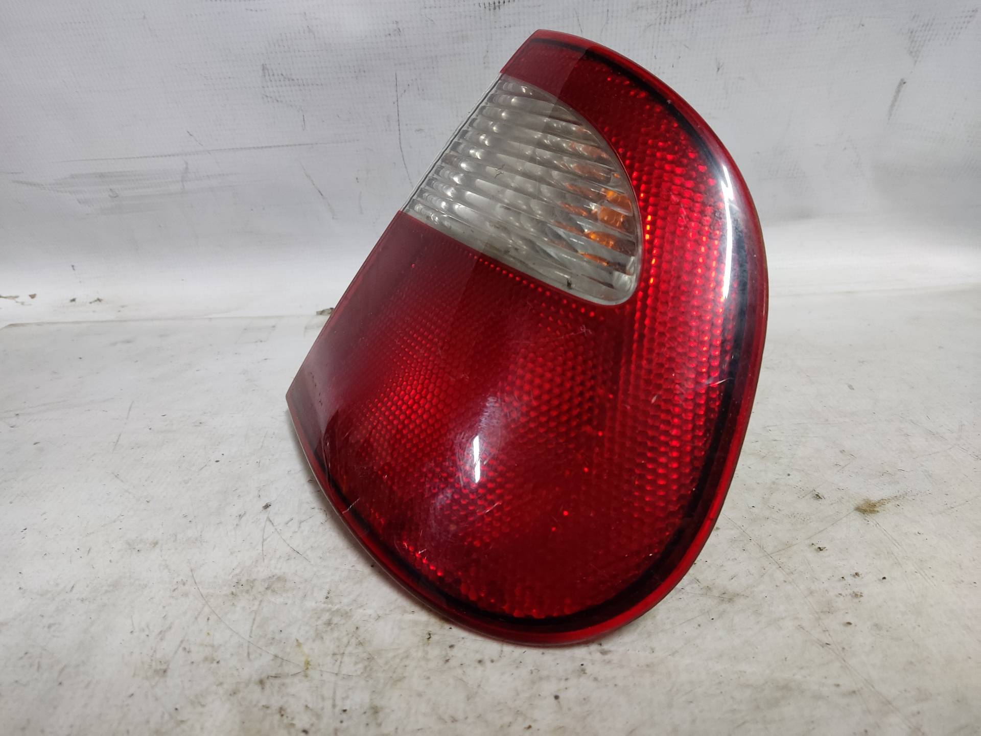 SEAT Cordoba 1 generation (1993-2003) Rear Right Taillight Lamp ESTANTERIA12 24894109