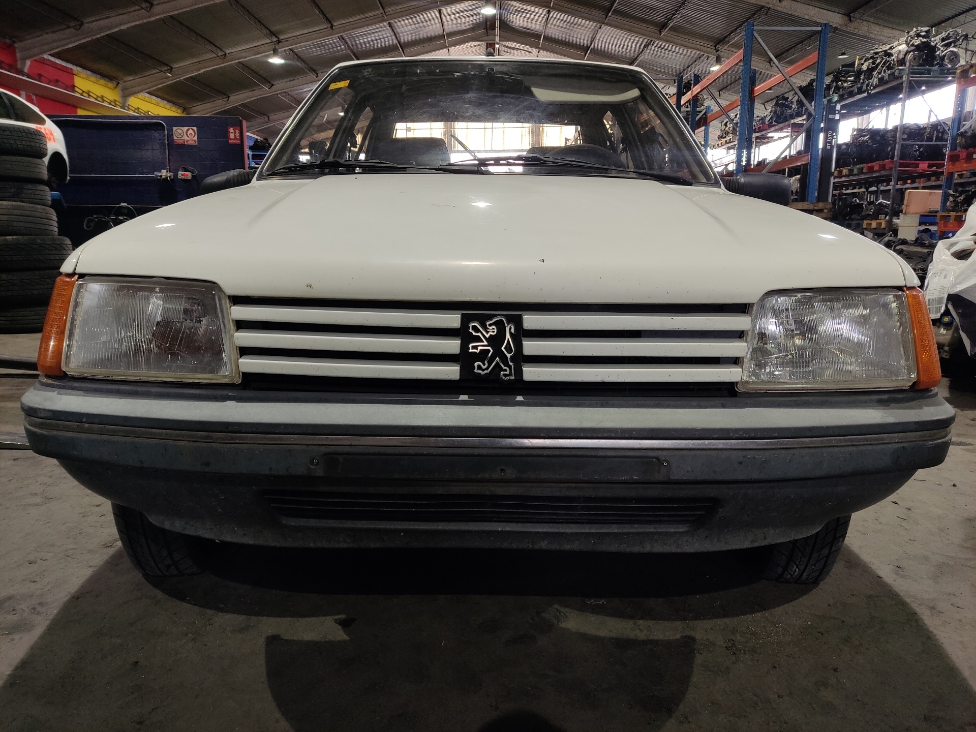 PEUGEOT 205 1 generation (1983-1998) Galinis dešinys žibintas ESTANTERÍA26 24895118