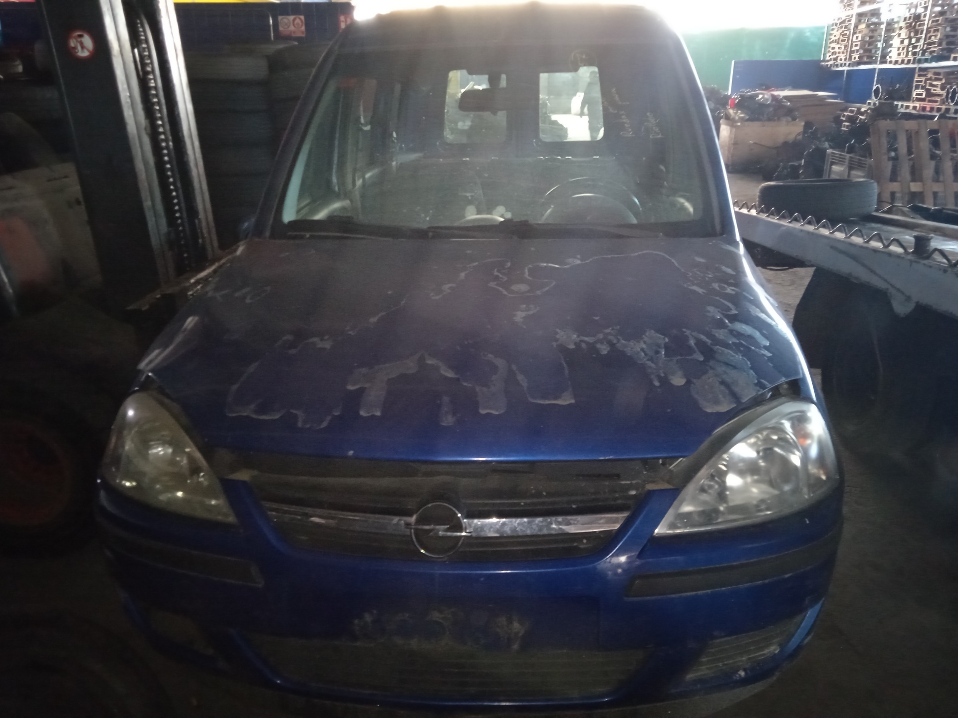 OPEL Combo C (2001-2011) Bal hátsó lámpa ESTANTERÍA2 24889487