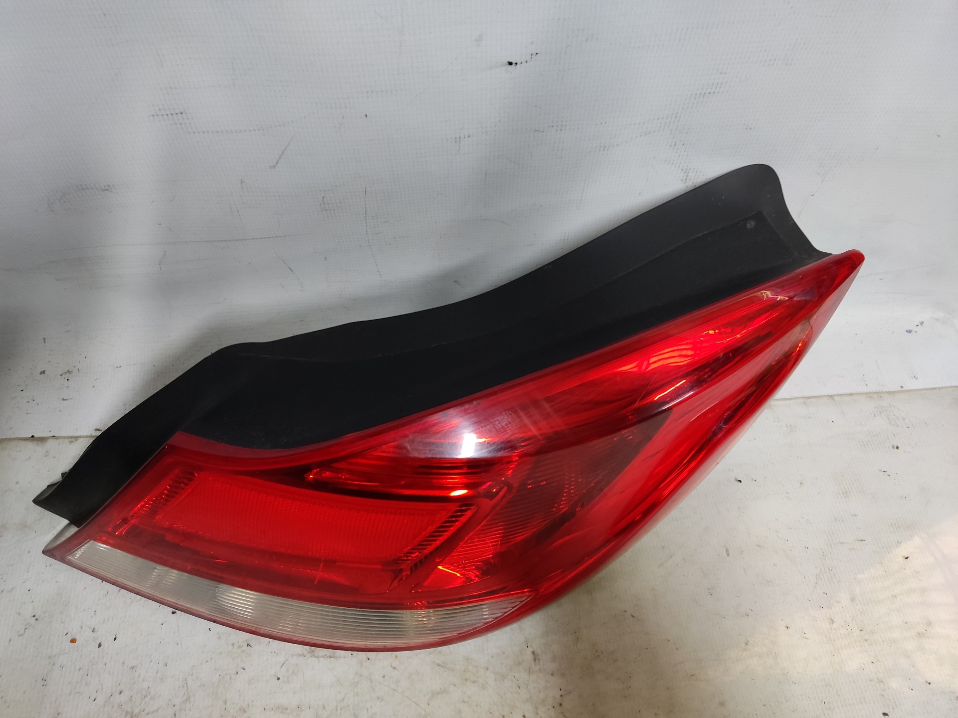 OPEL Corsa D (2006-2020) Rear Right Taillight Lamp ESTANTERÍA2 24894233