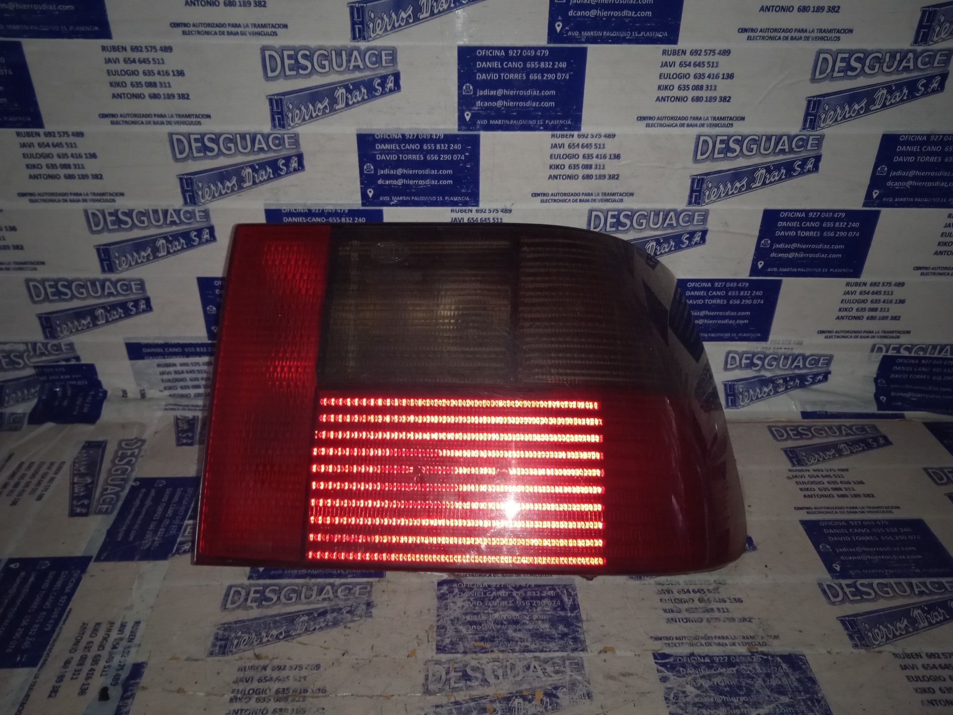 SEAT Ibiza 2 generation (1993-2002) Rear Right Taillight Lamp ESTANTERÍA12 24888456