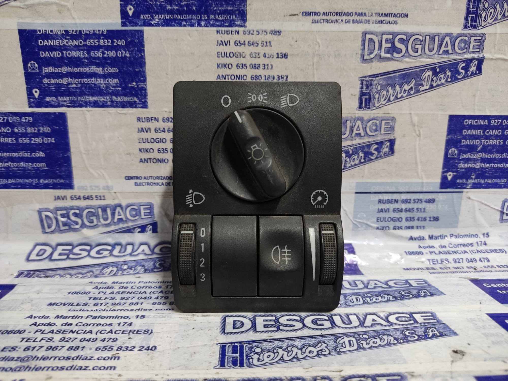 OPEL Corsa C (2000-2006) Headlight Switch Control Unit ESTANTERÍA93 24891211