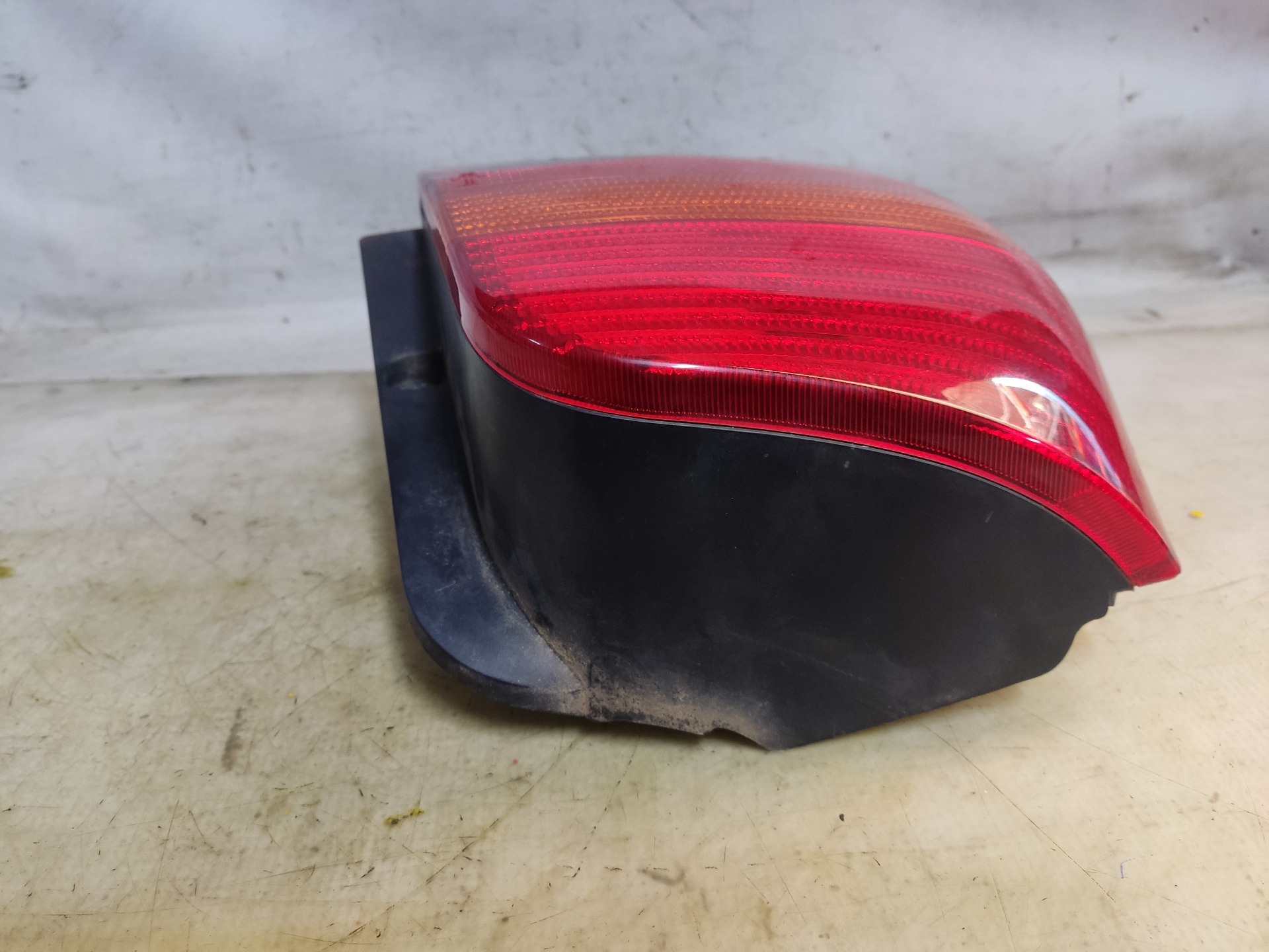 SEAT Arosa 6H (1997-2004) Rear Left Taillight 6H0945095H 24898017