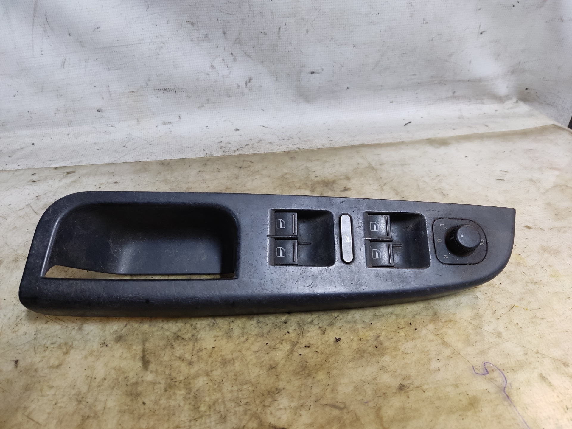 VOLKSWAGEN Golf 5 generation (2003-2009) Front venstre dør vindusbryter 1K4868049B 24920999