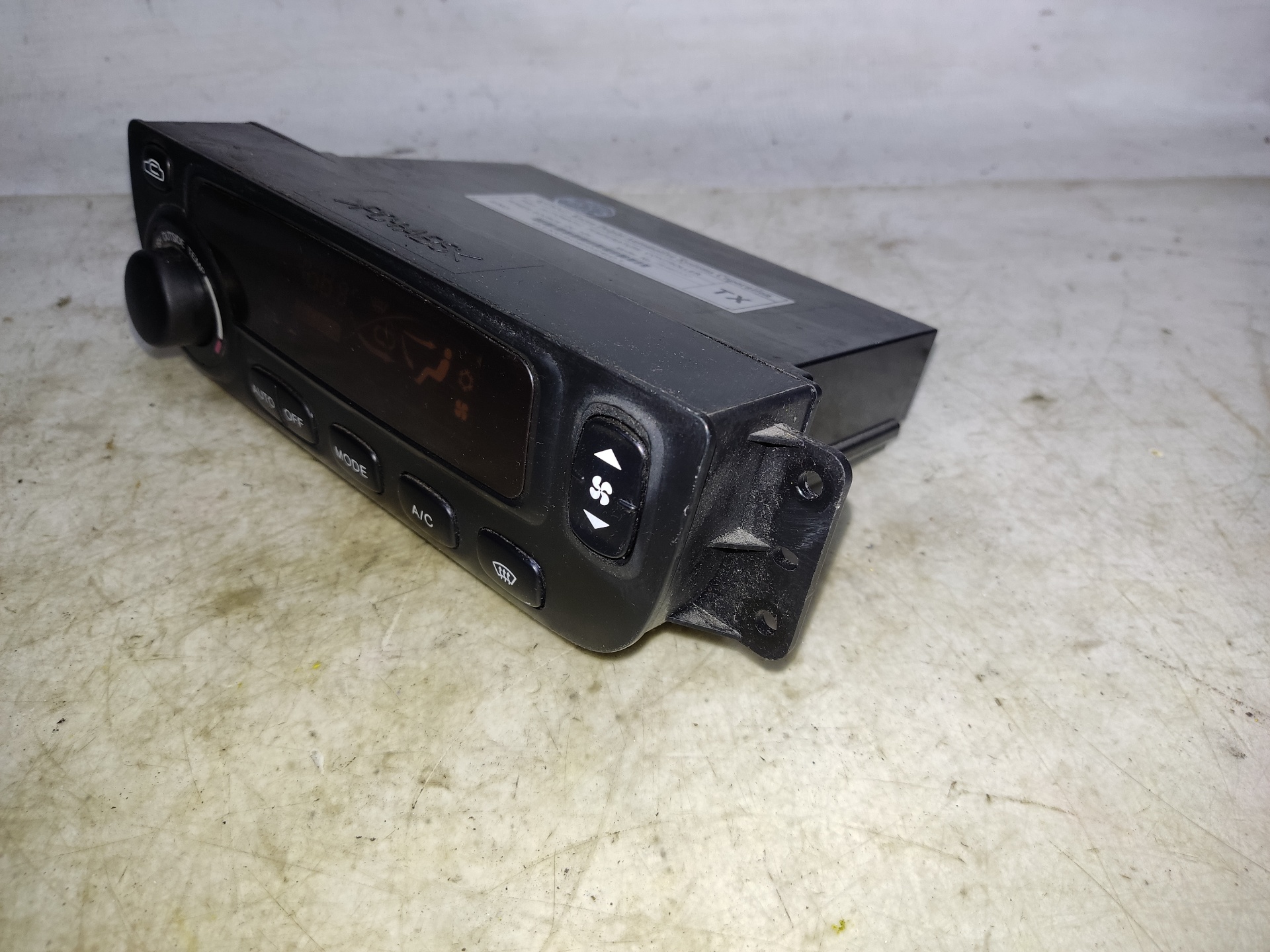 DAEWOO Climate  Control Unit ESTANTERÍA68 24895939