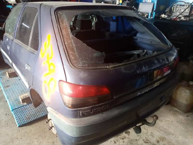 PEUGEOT 306 1 generation (1993-2002) Galinis dešinys žibintas ESTANTERÍA26 24888885