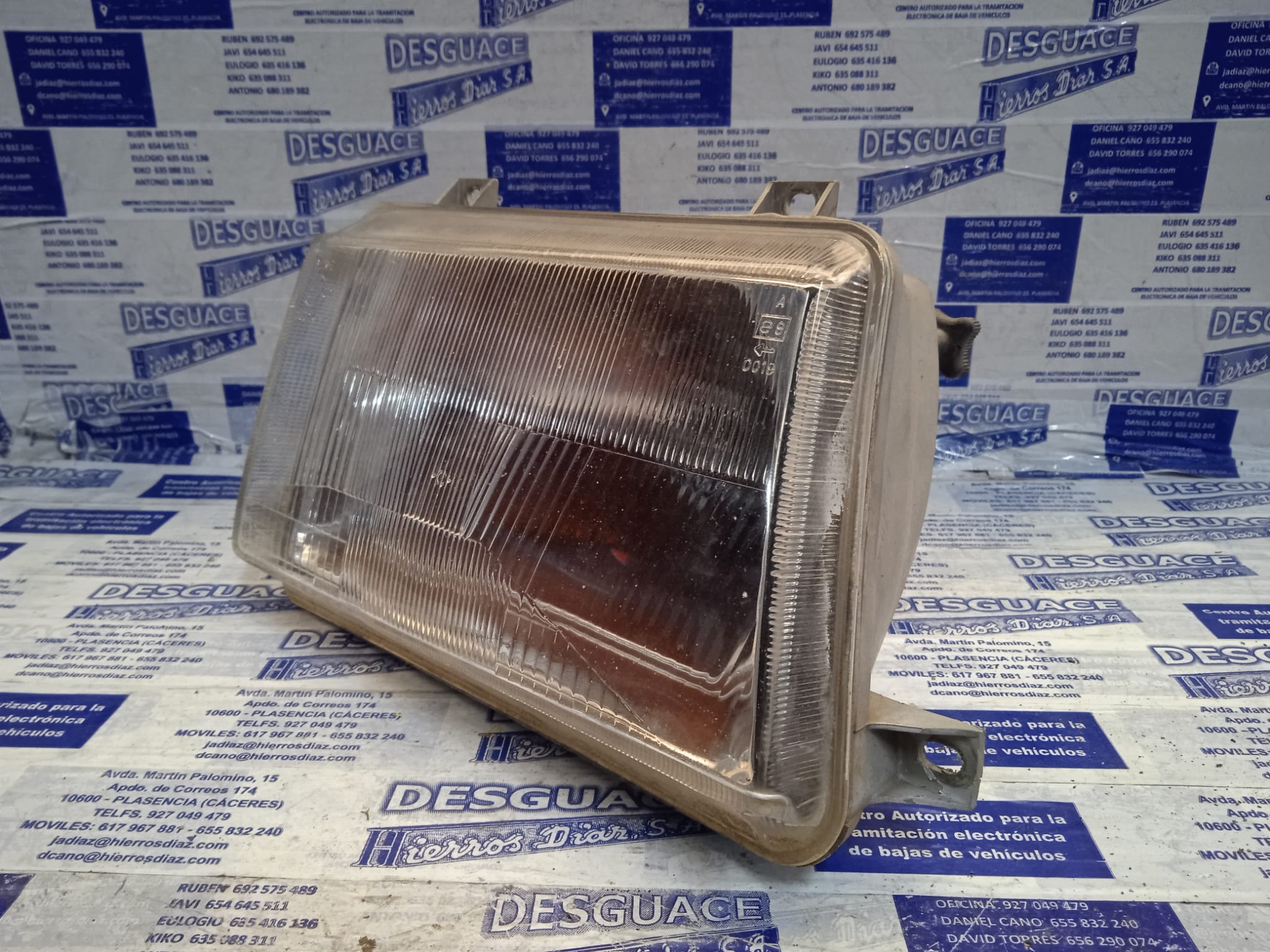 SEAT Ibiza 1 generation (1984-1993) Front Right Headlight ESTANTERÍA11 24889401