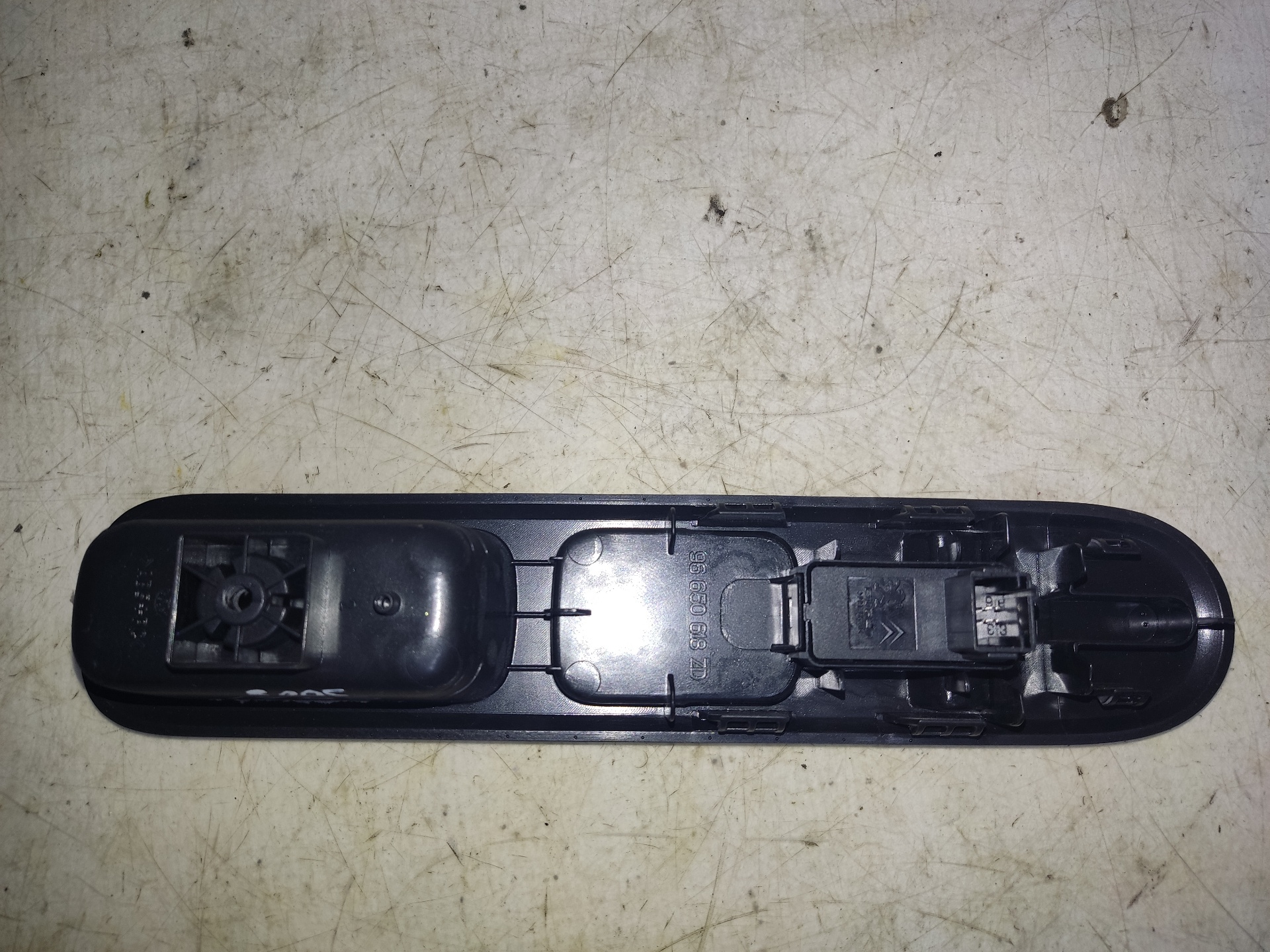 PEUGEOT 3008 2 generation (2017-2023) Front Right Door Window Switch ESTANTERÍA48 24895508